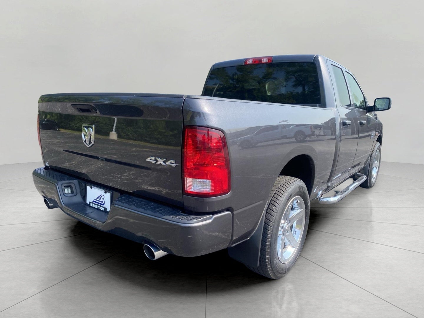 2017 RAM 1500 Express 4x4 Quad Cab 6'4 Box