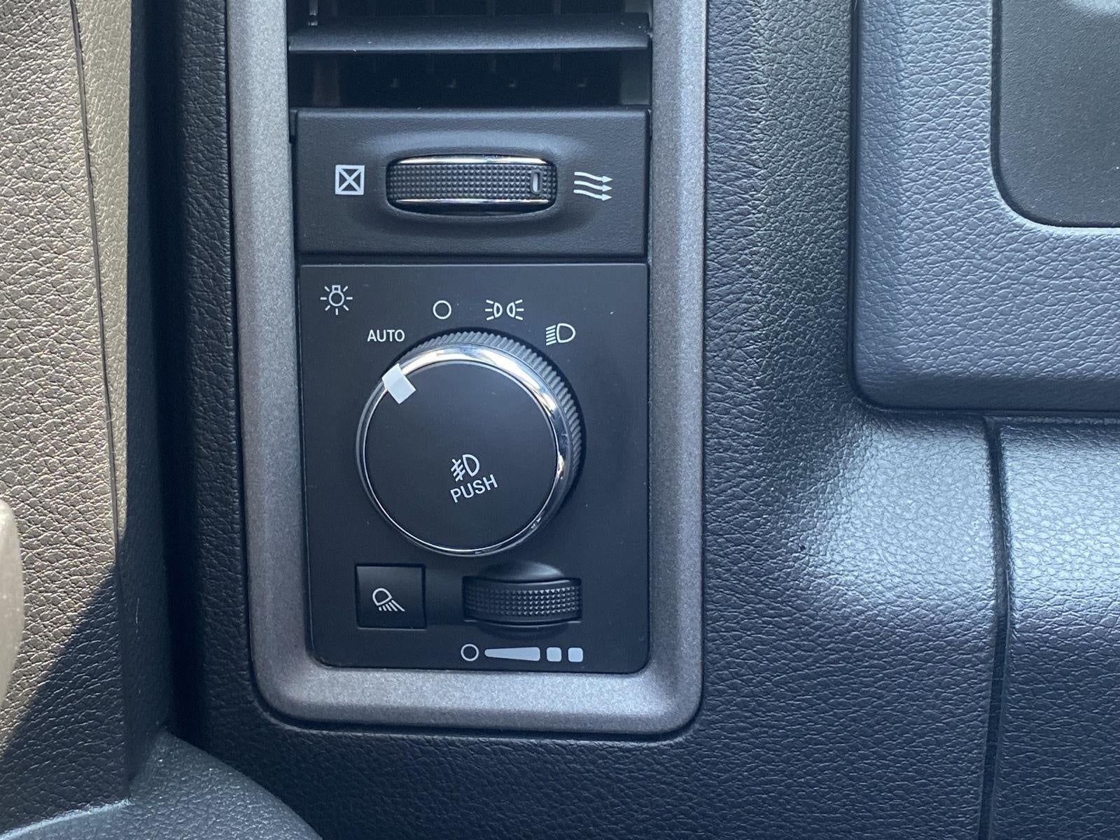 2017 RAM 1500 Express 4x4 Quad Cab 6'4 Box
