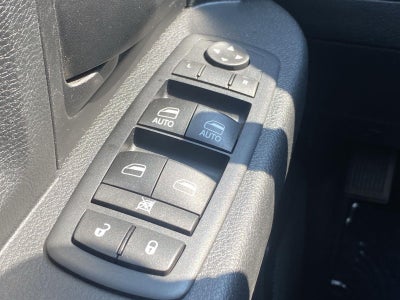 2017 RAM 1500 Express 4x4 Quad Cab 6'4 Box