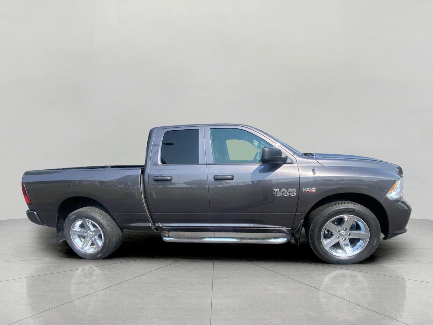 2017 RAM 1500 Express 4x4 Quad Cab 6'4 Box