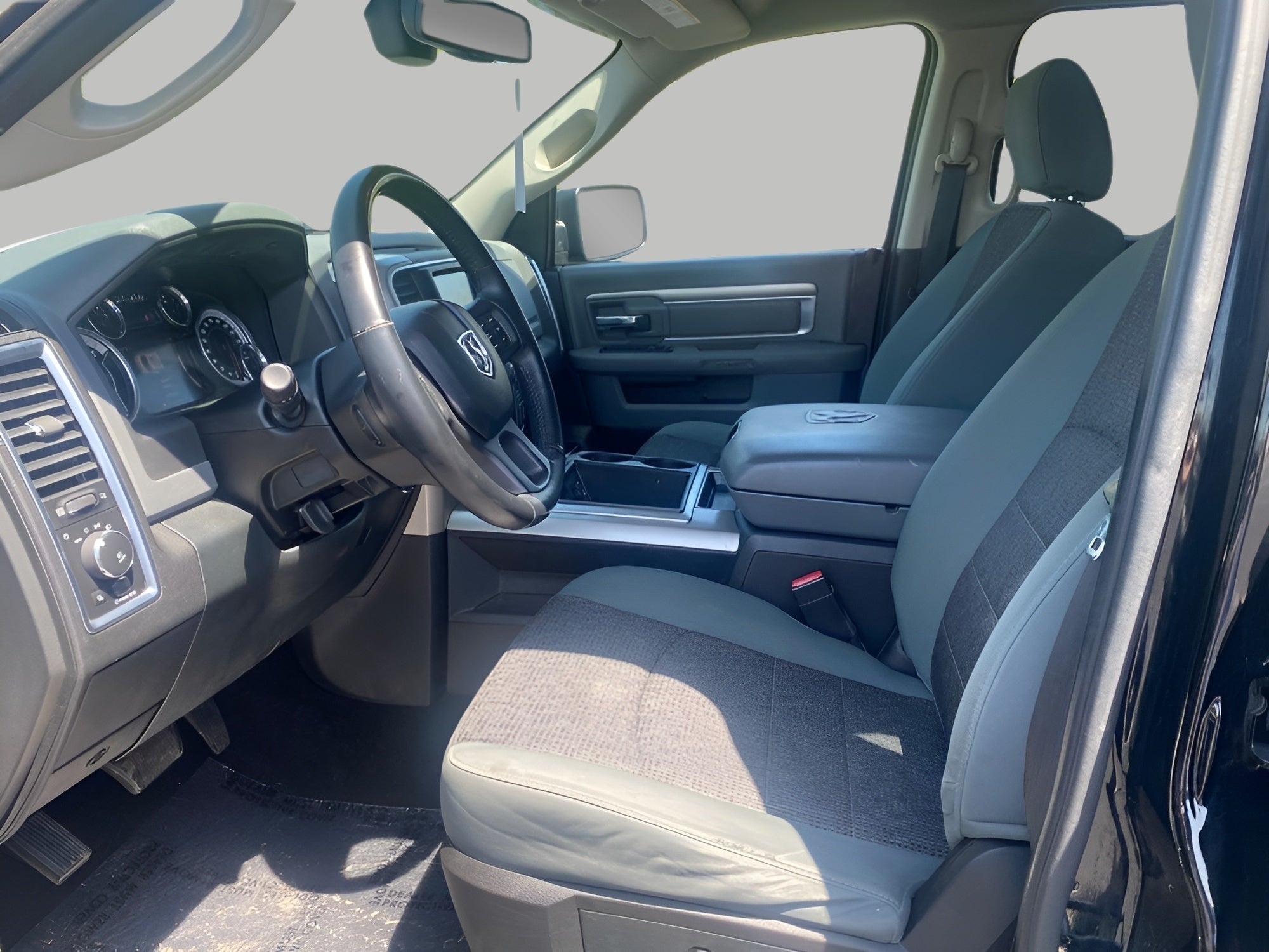 2015 RAM 1500 4WD Quad Cab 140.5 Big Horn