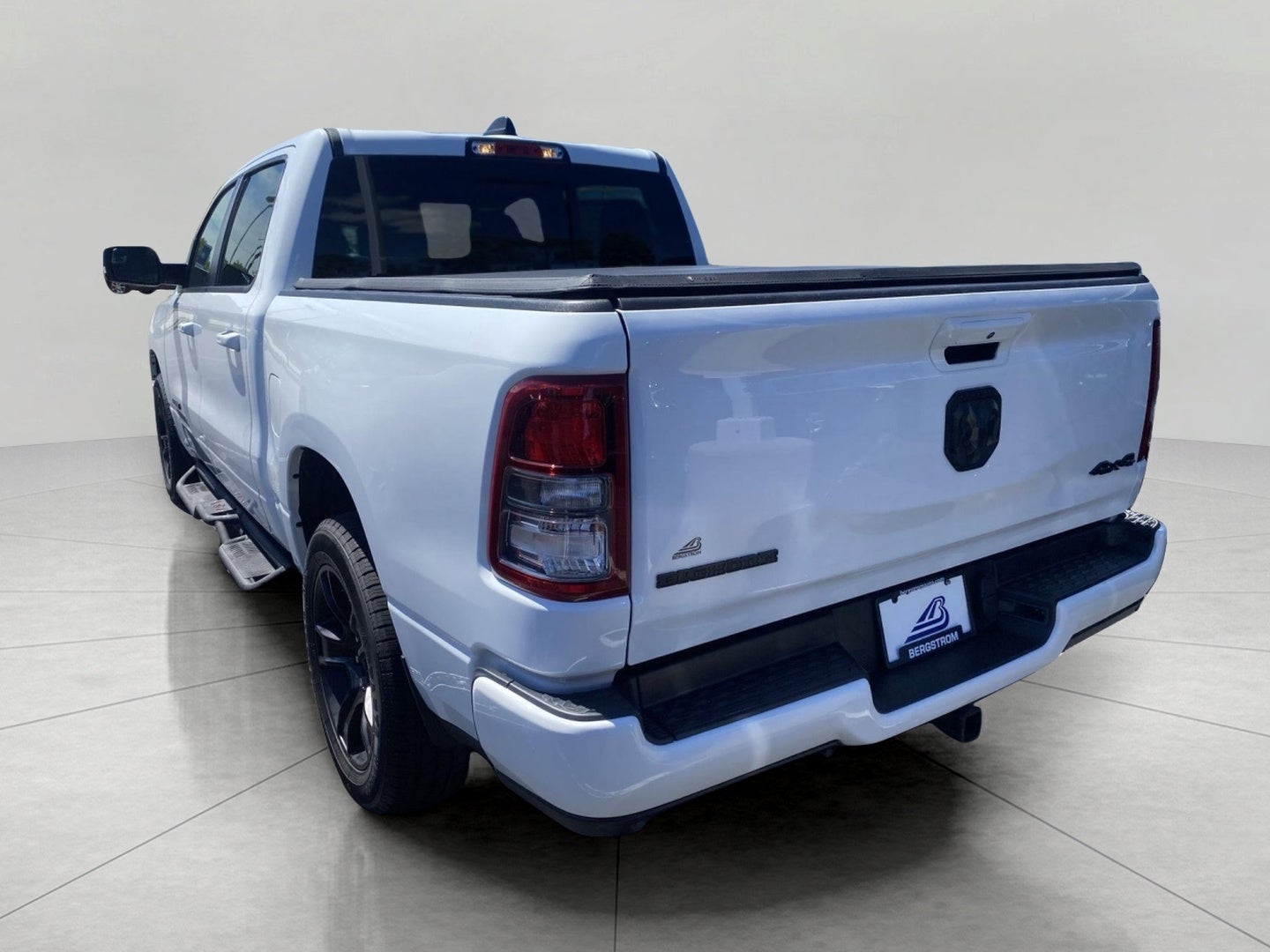2021 RAM 1500 Big Horn 4x4 Crew Cab 5'7 Box