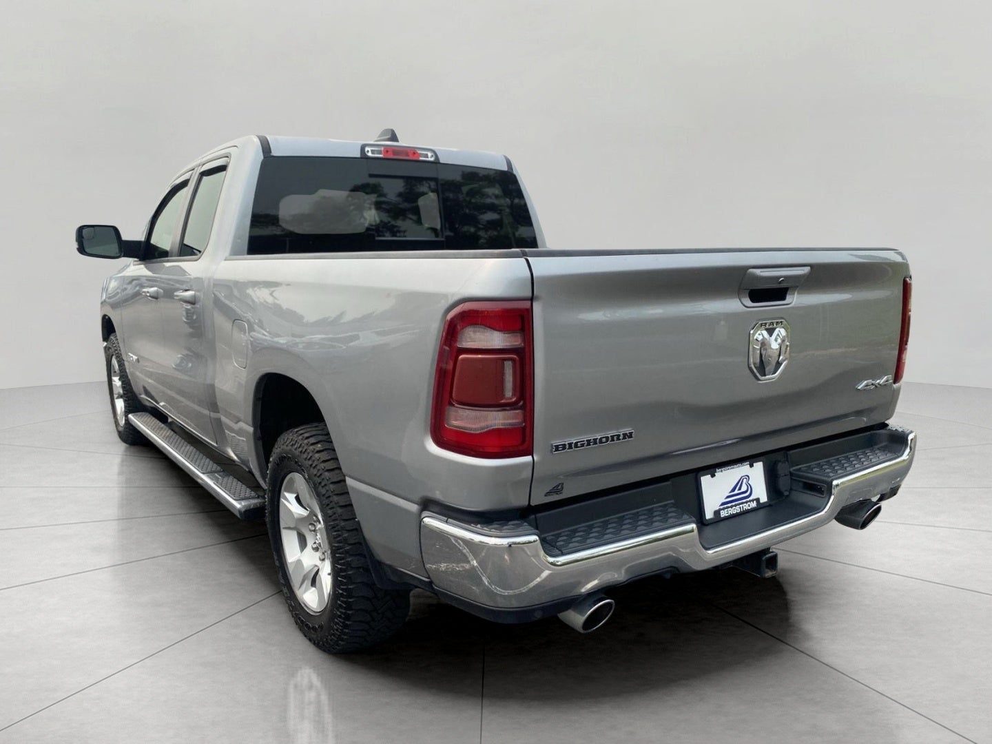 2021 RAM 1500 Big Horn 4x4 Quad Cab 6'4 Box