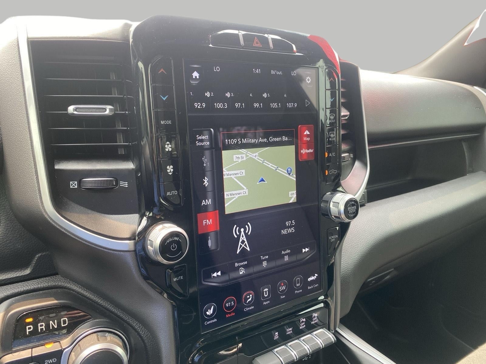 2021 RAM 1500 Big Horn 4x4 Quad Cab 6'4 Box