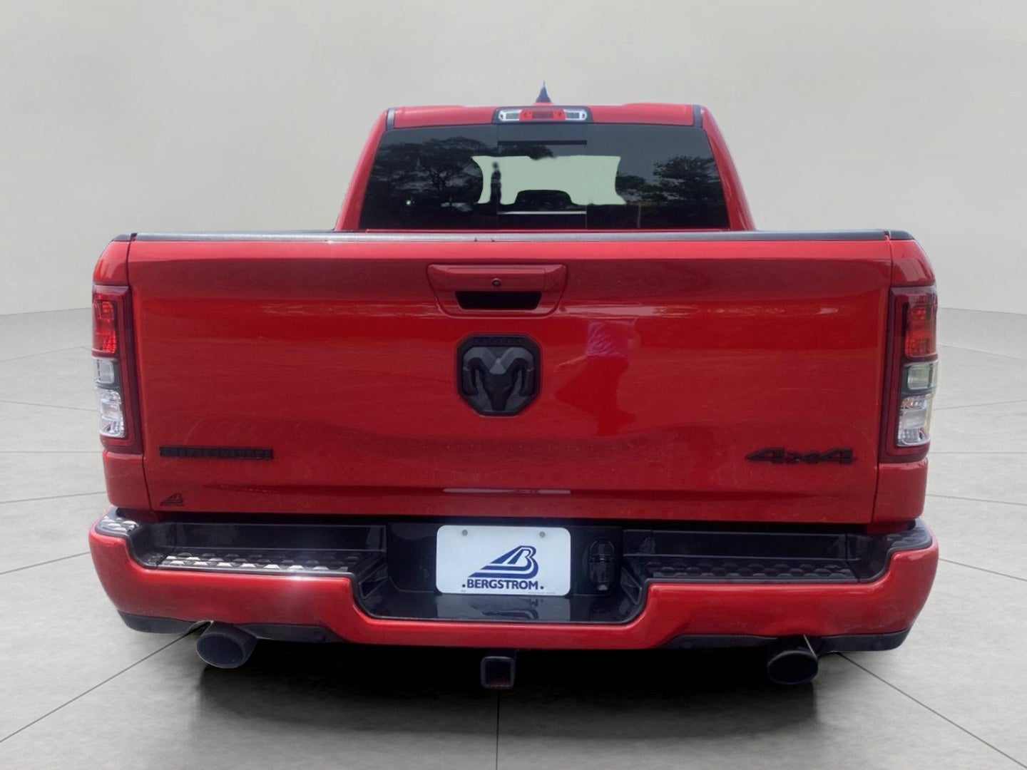 2022 RAM 1500 Big Horn 4x4 Quad Cab 6'4 Box