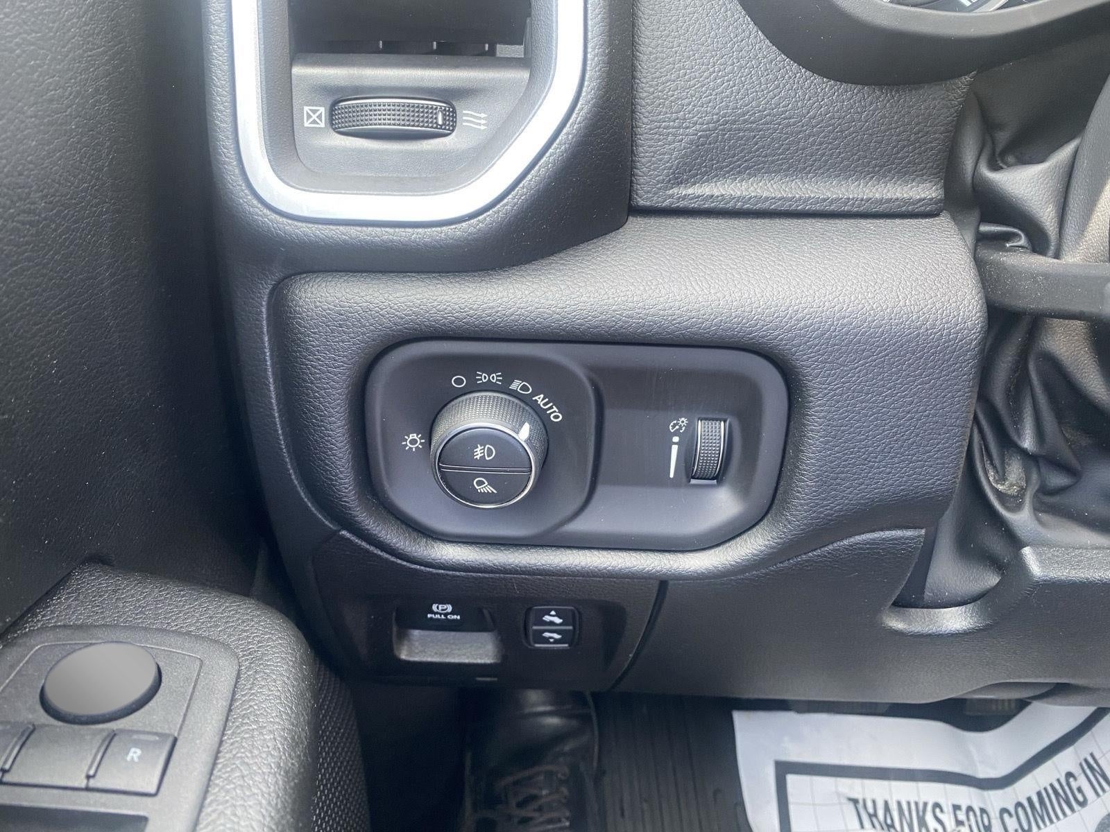 2022 RAM 1500 Big Horn 4x4 Quad Cab 6'4 Box