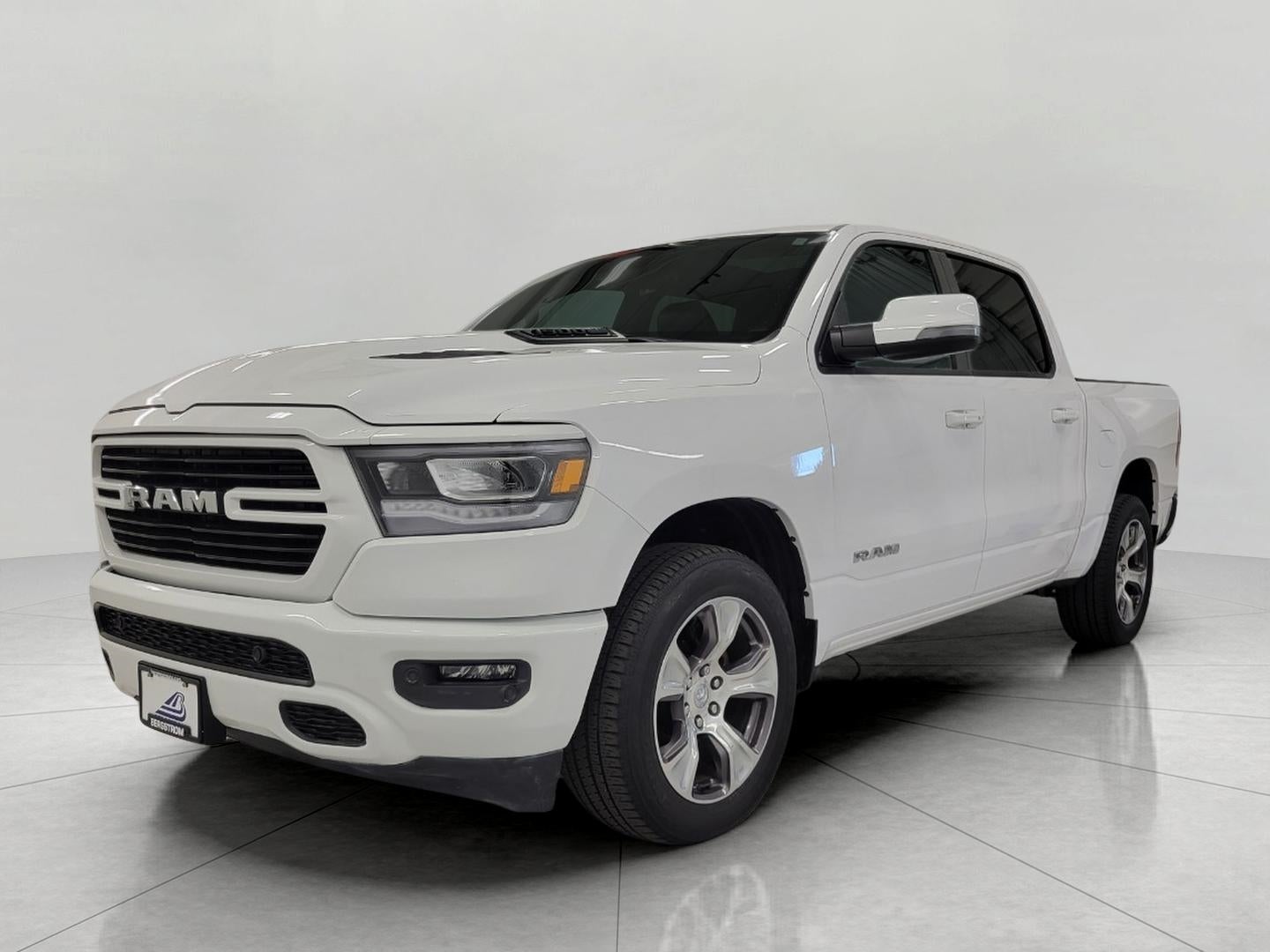 2023 RAM 1500 Laramie 4x4 Crew Cab 5'7 Box