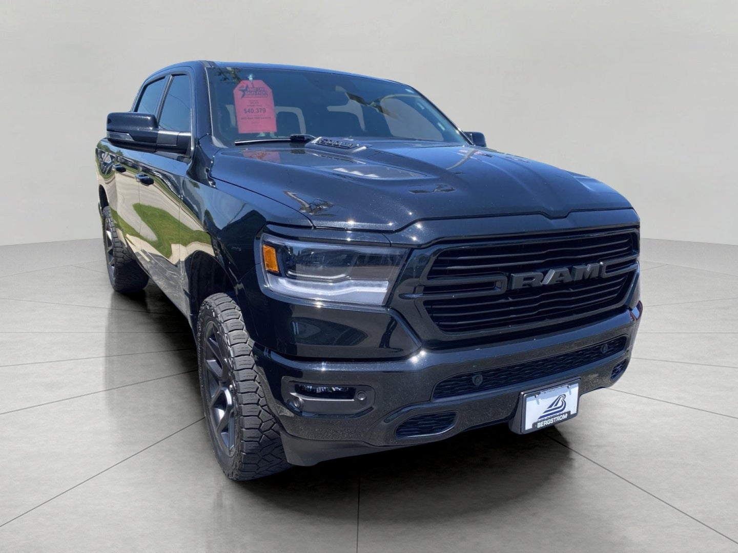 2023 RAM 1500 Laramie 4x4 Crew Cab 5'7 Box
