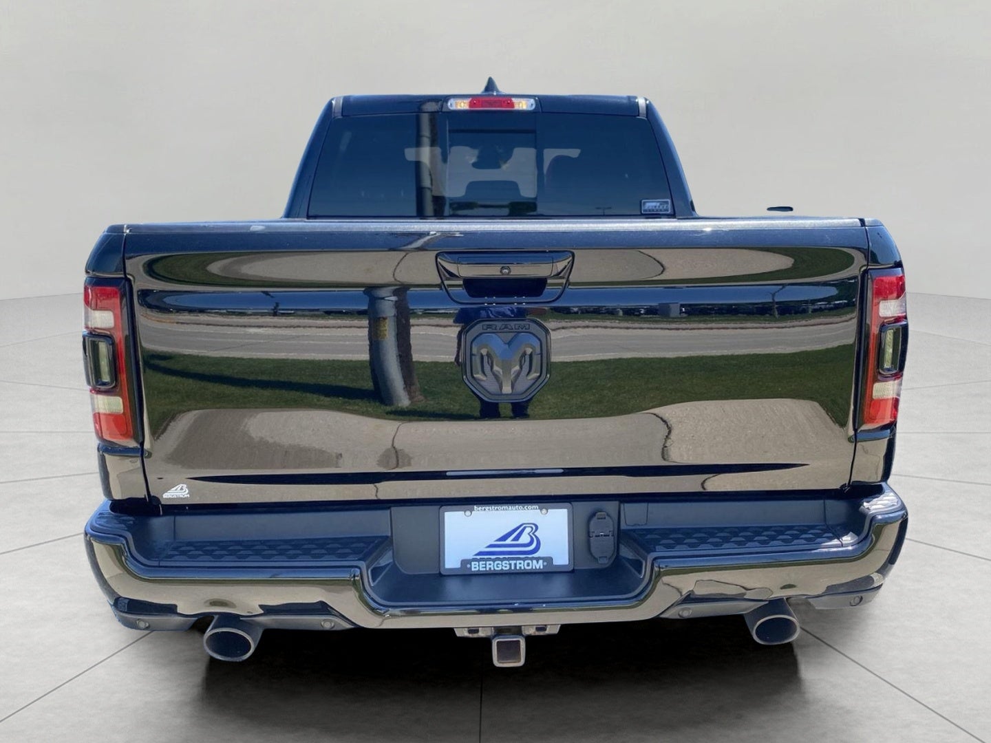 2023 RAM 1500 Laramie 4x4 Crew Cab 5'7 Box
