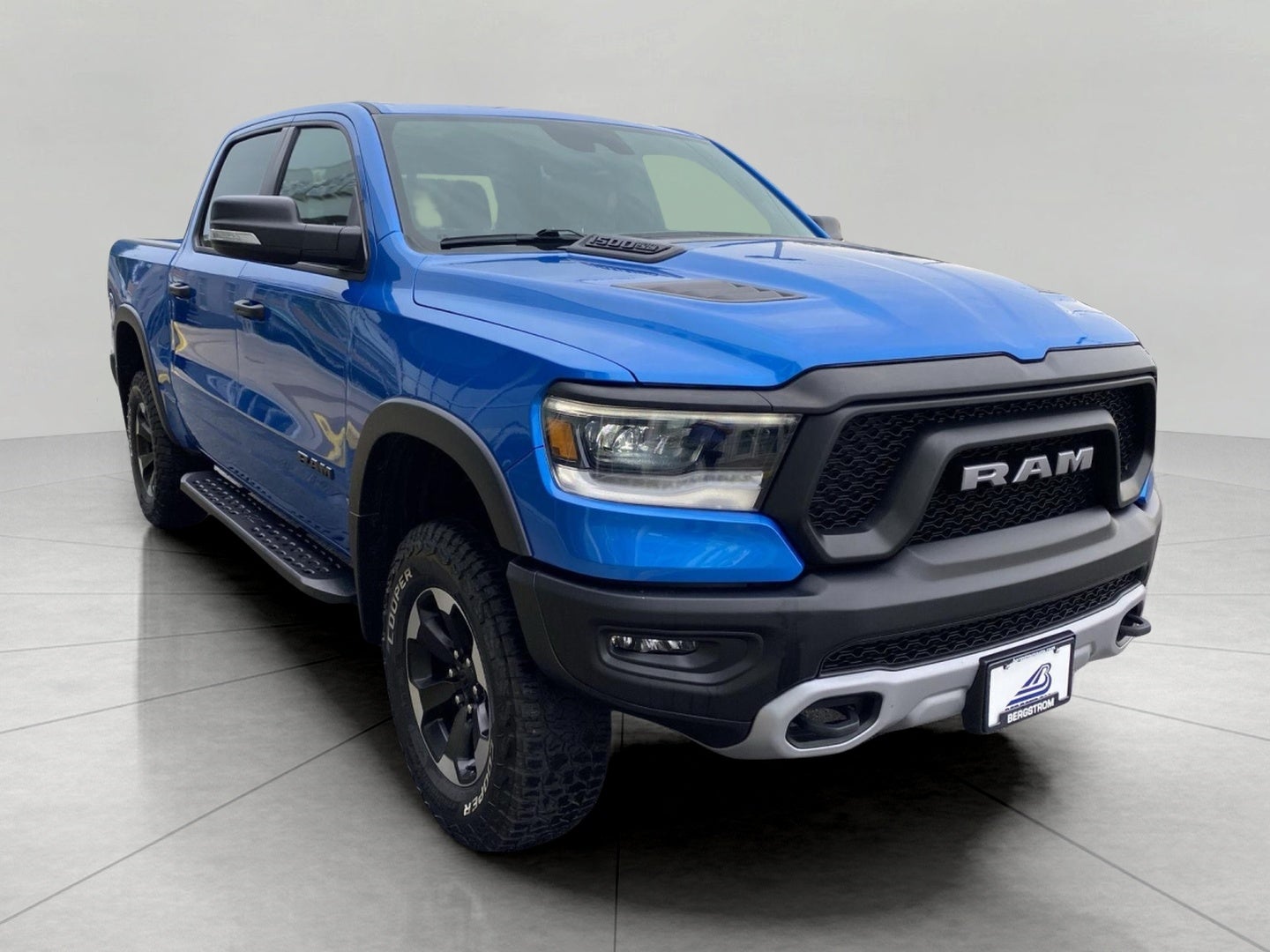 2022 RAM 1500 Rebel 4x4 Crew Cab 5'7 Box