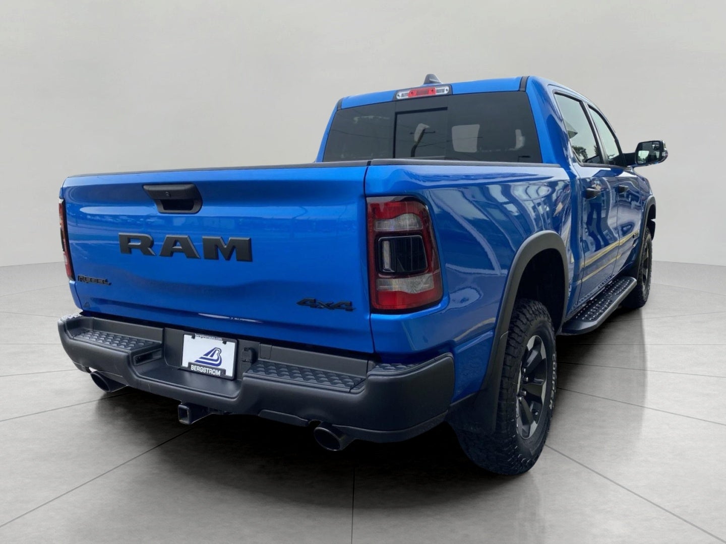 2022 RAM 1500 Rebel 4x4 Crew Cab 5'7 Box