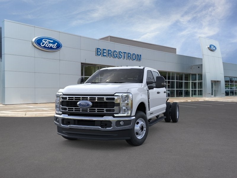 2026 Ford Super Duty F-350 DRW XL 4WD Crew Cab 179 WB 60 CA
