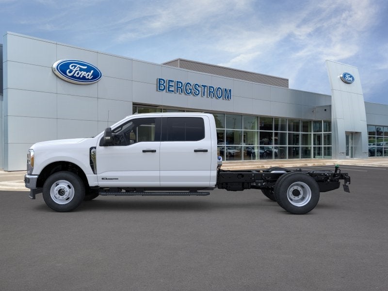 2026 Ford Super Duty F-350 DRW XL 4WD Crew Cab 179 WB 60 CA