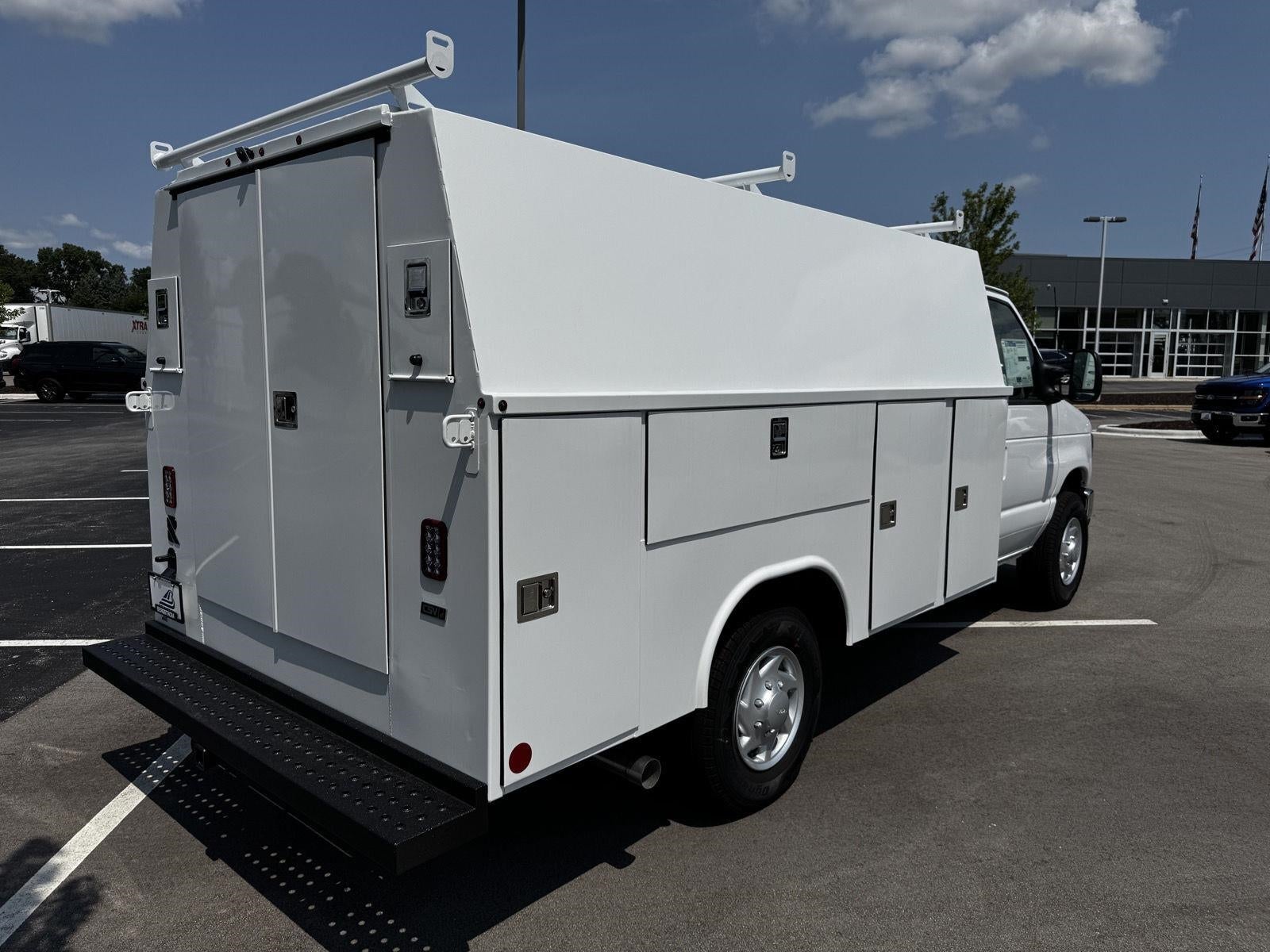 2027 Ford E-SERIES CUTAWAY E-350 SRW
