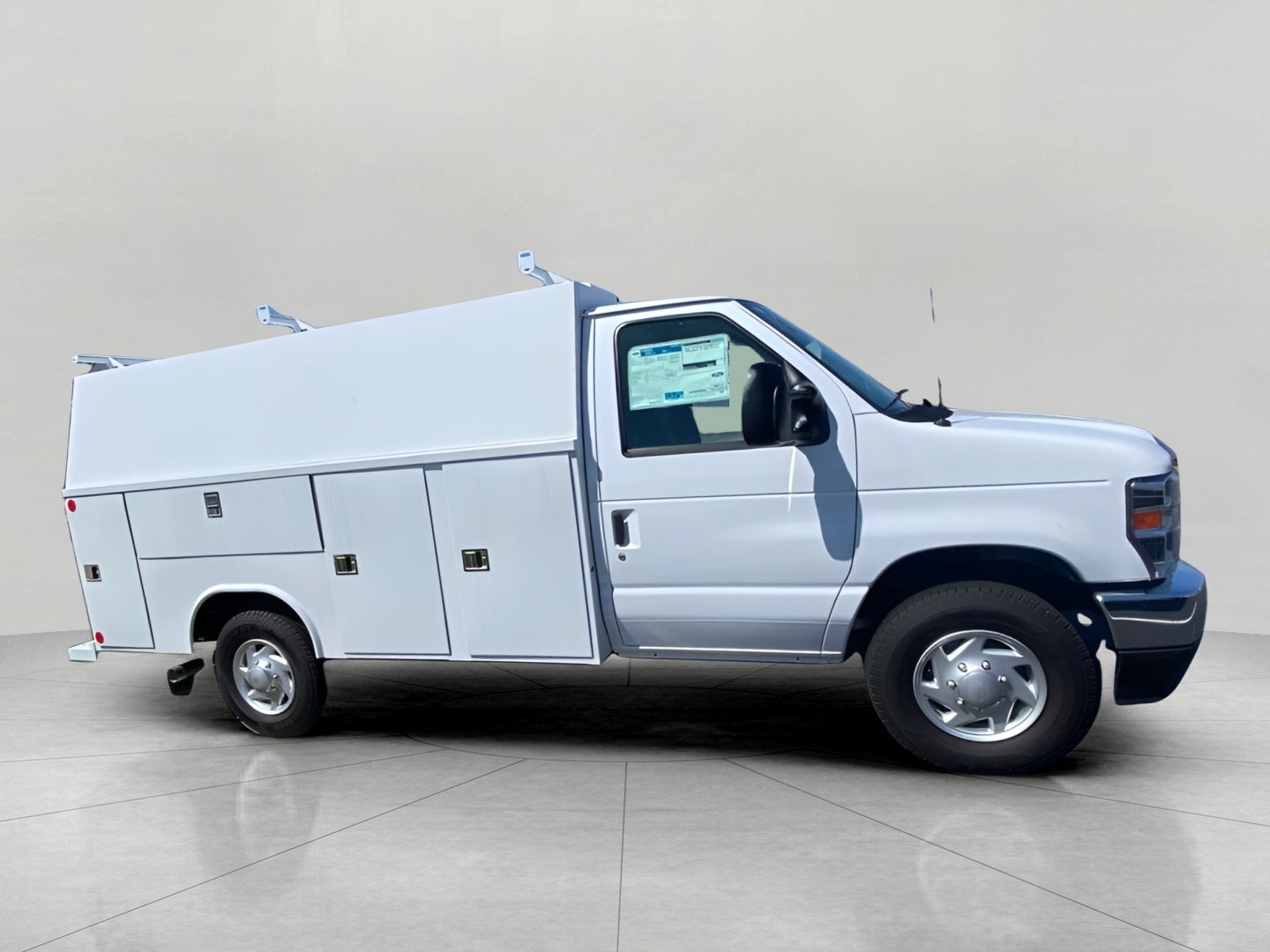 2026 Ford E-350SD Base Cutaway