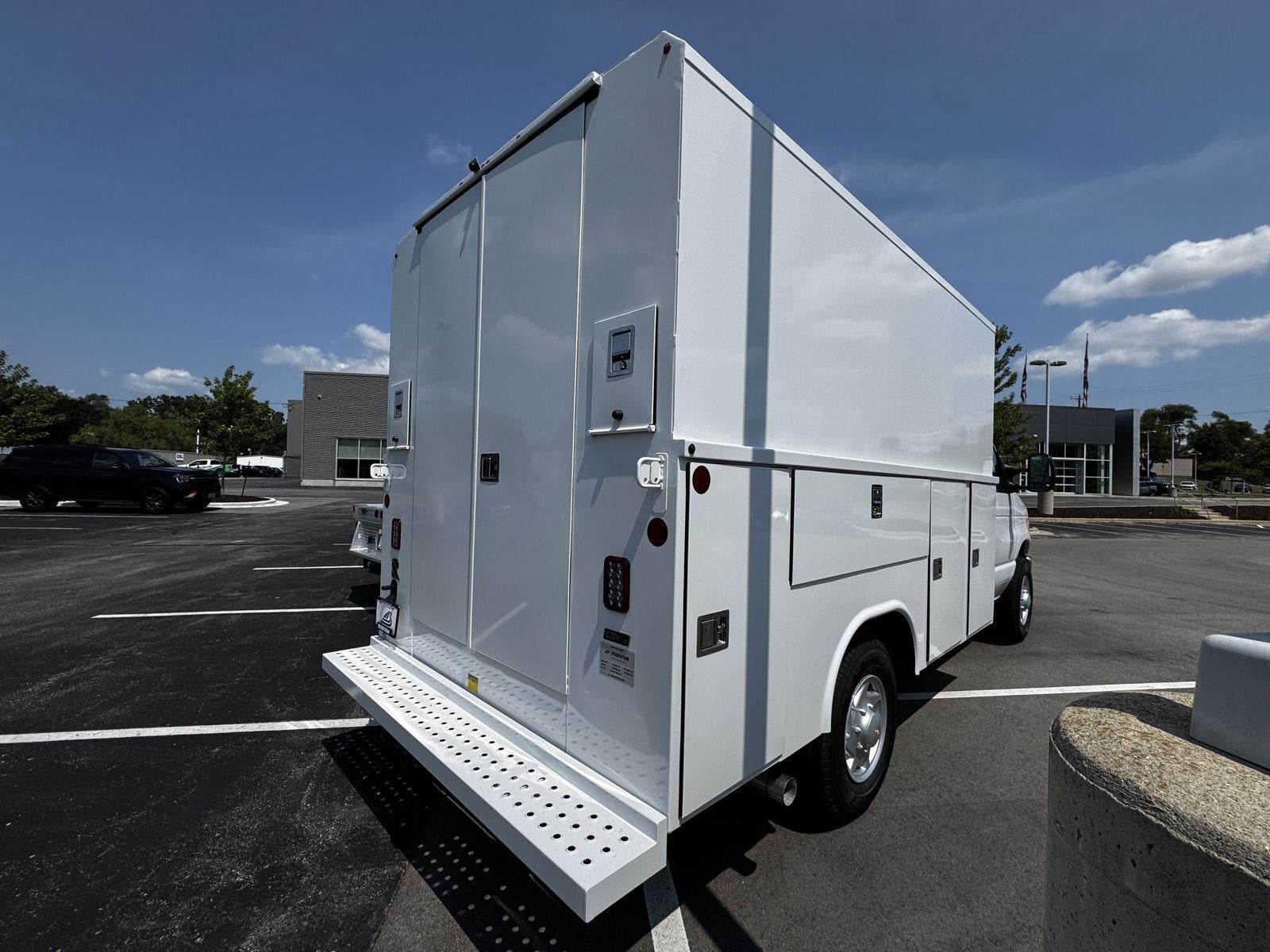 2027 Ford E-SERIES CUTAWAY E-350 SRW