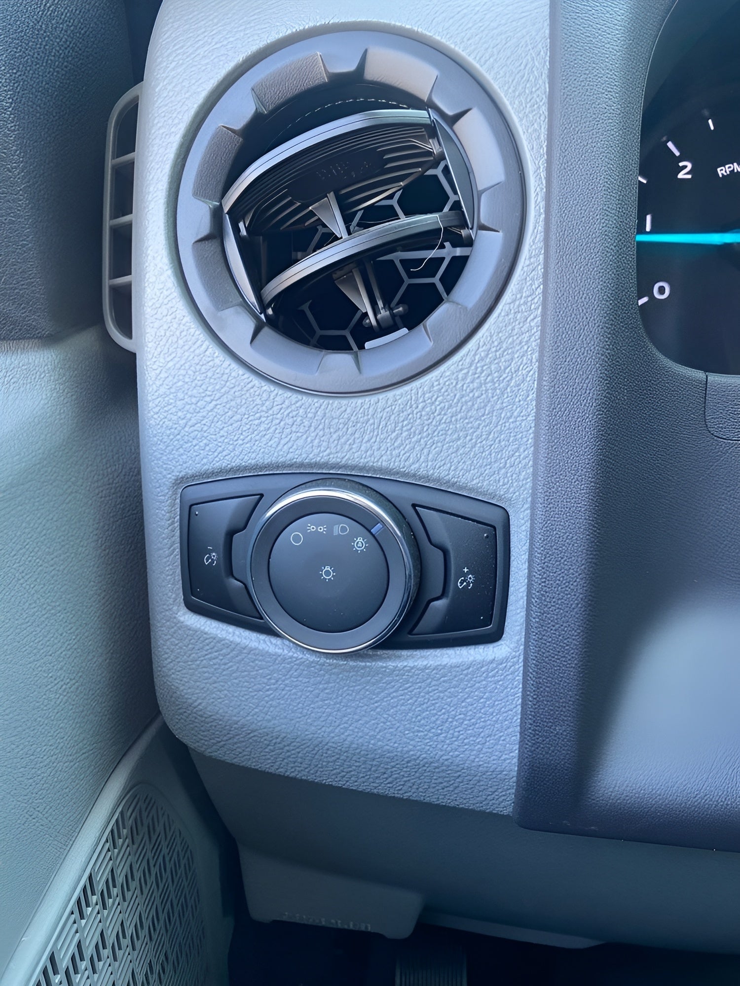 2025 Ford E-350SD Base Cutaway