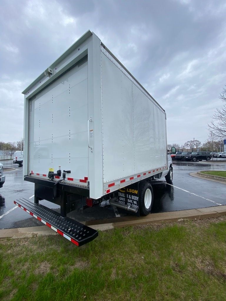 2025 Ford E-350SD Base Cutaway