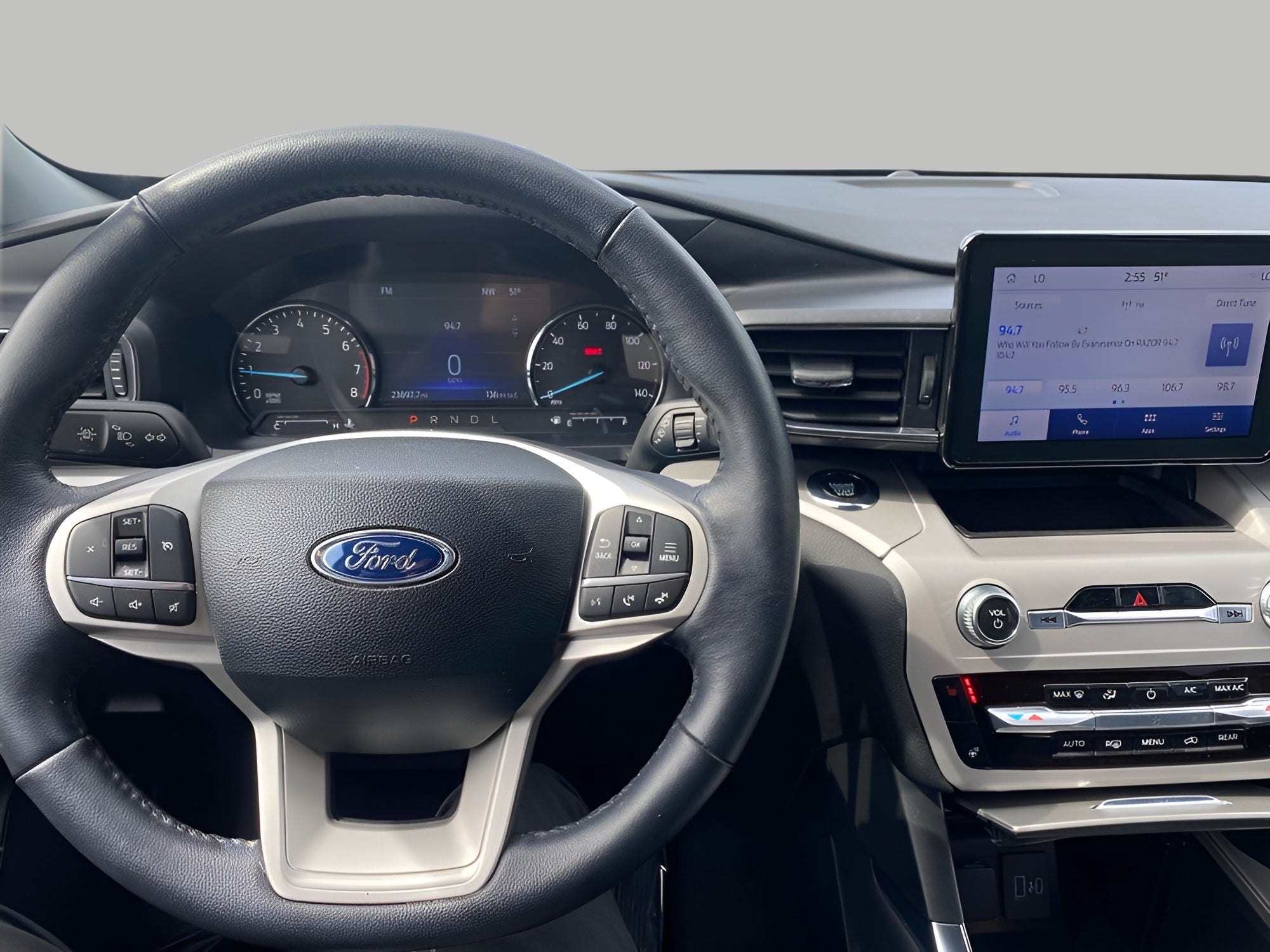 2023 Ford Explorer XLT 4WD