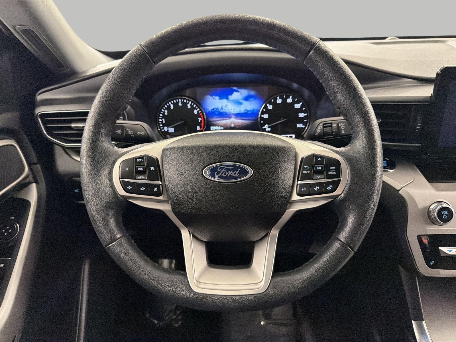 2024 Ford Explorer XLT 4WD