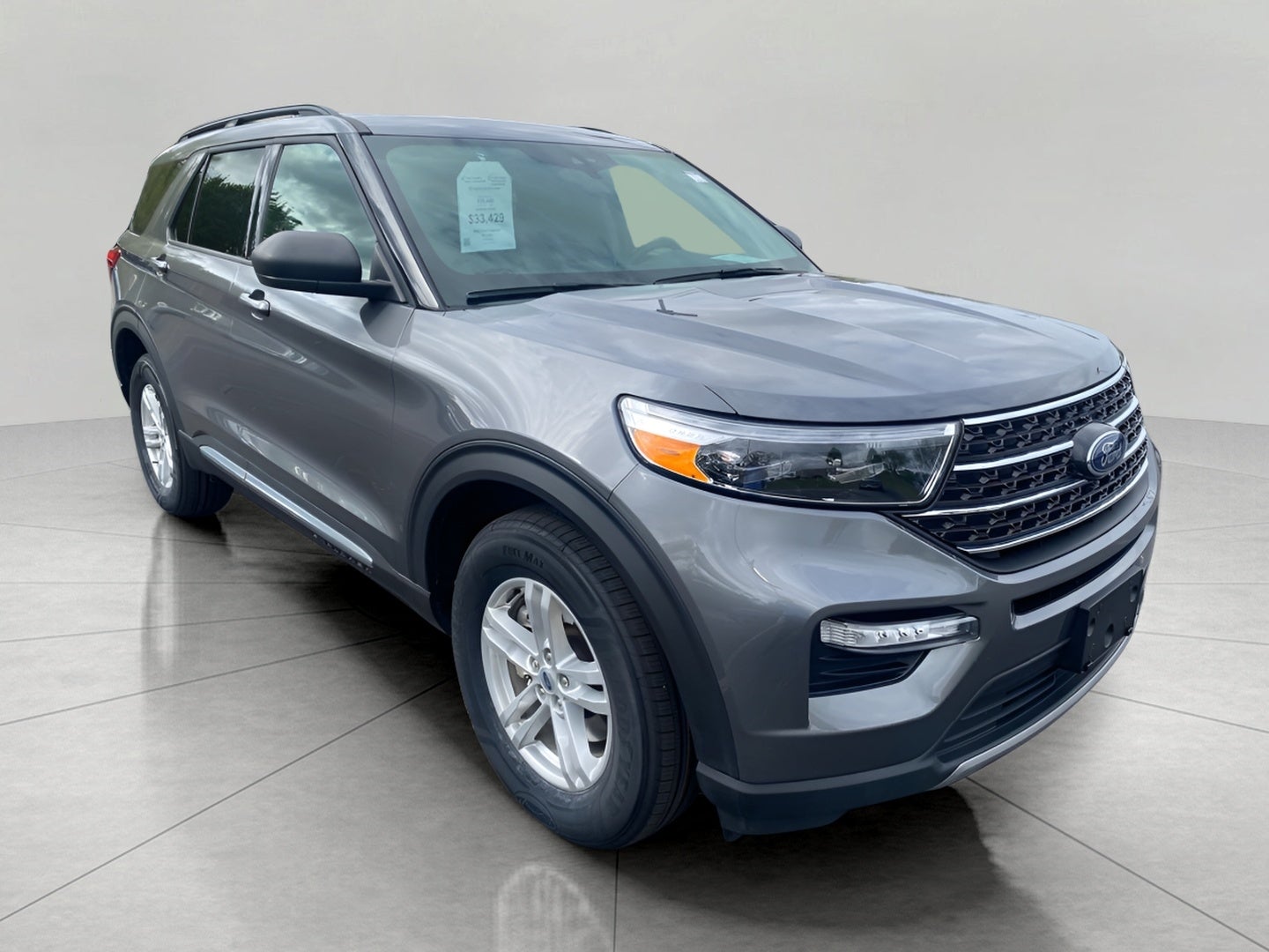 2023 Ford Explorer XLT 4WD's photo