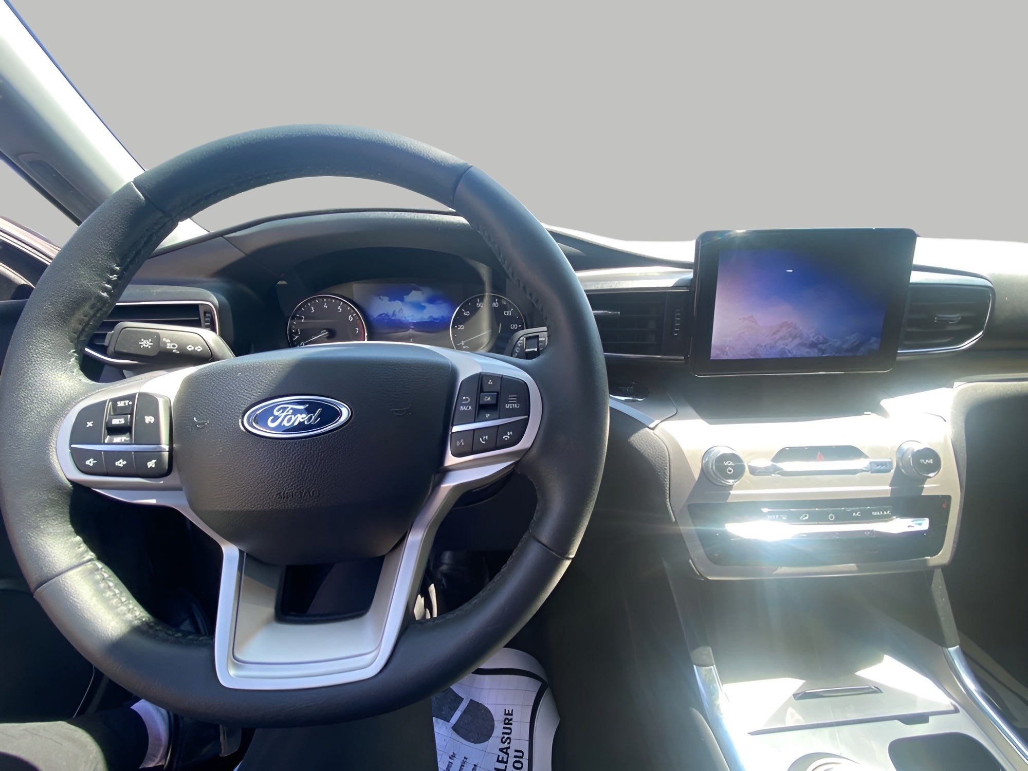 2024 Ford Explorer XLT 4WD