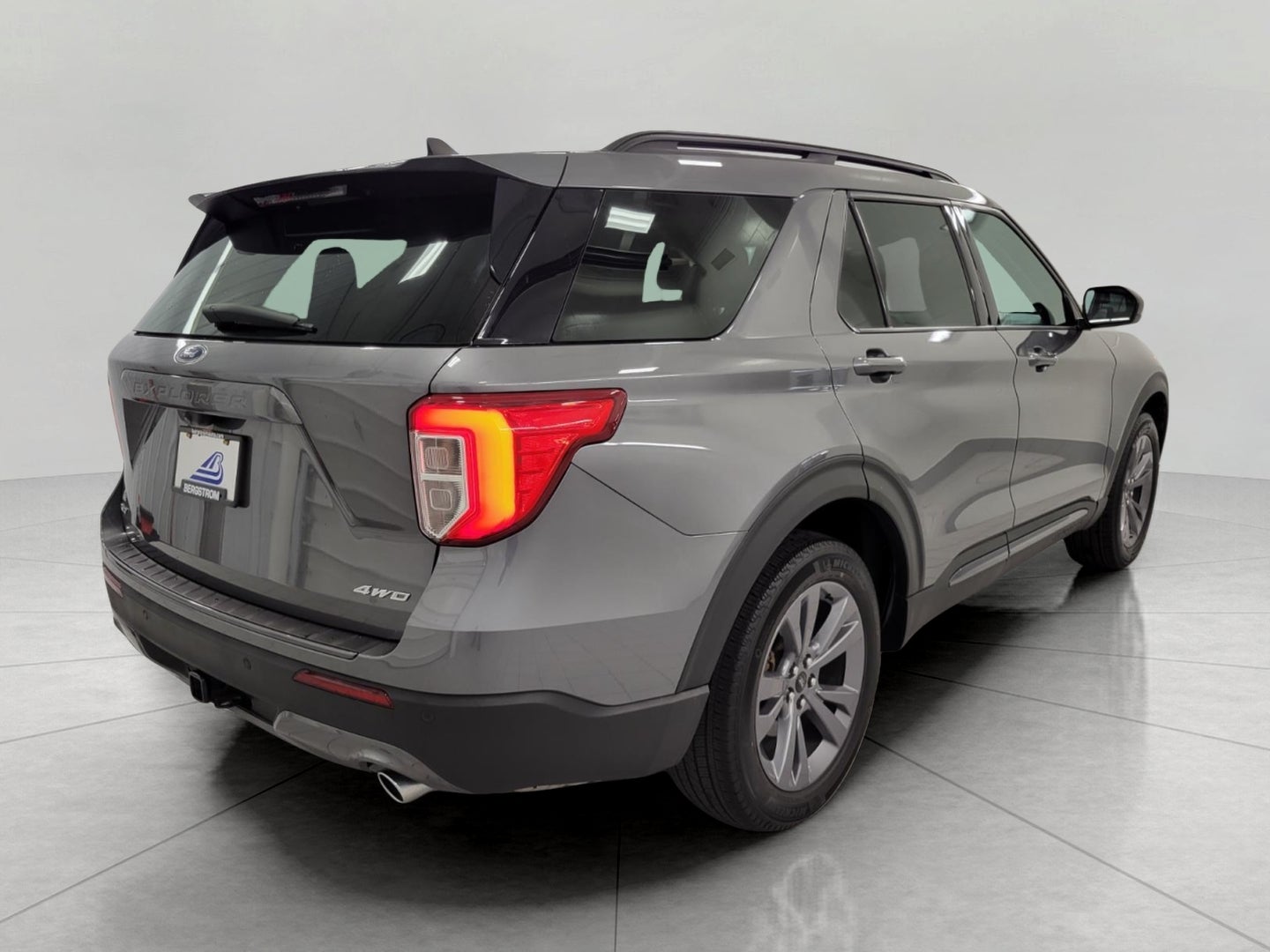 2023 Ford Explorer XLT 4WD