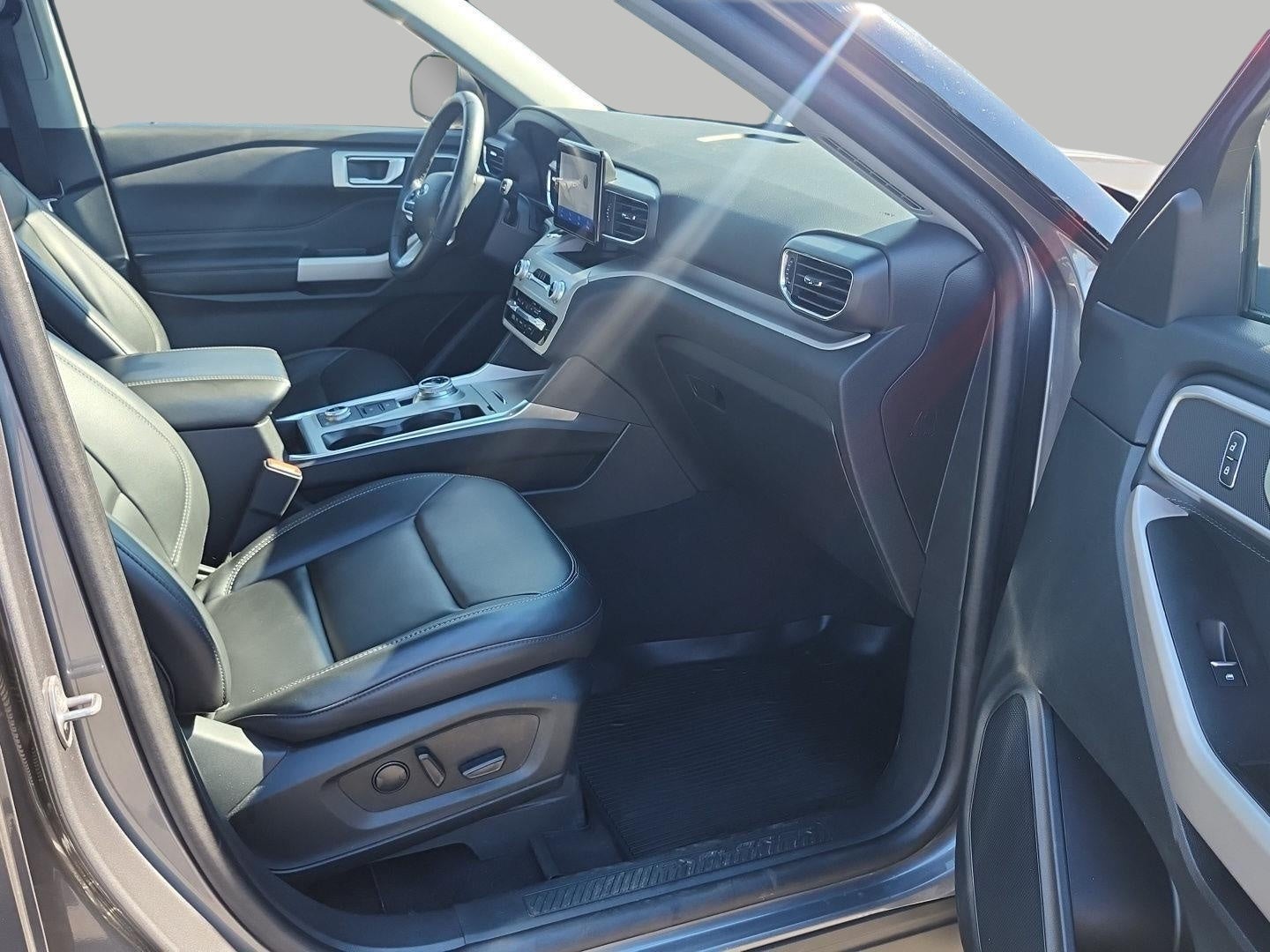 2023 Ford Explorer XLT 4WD