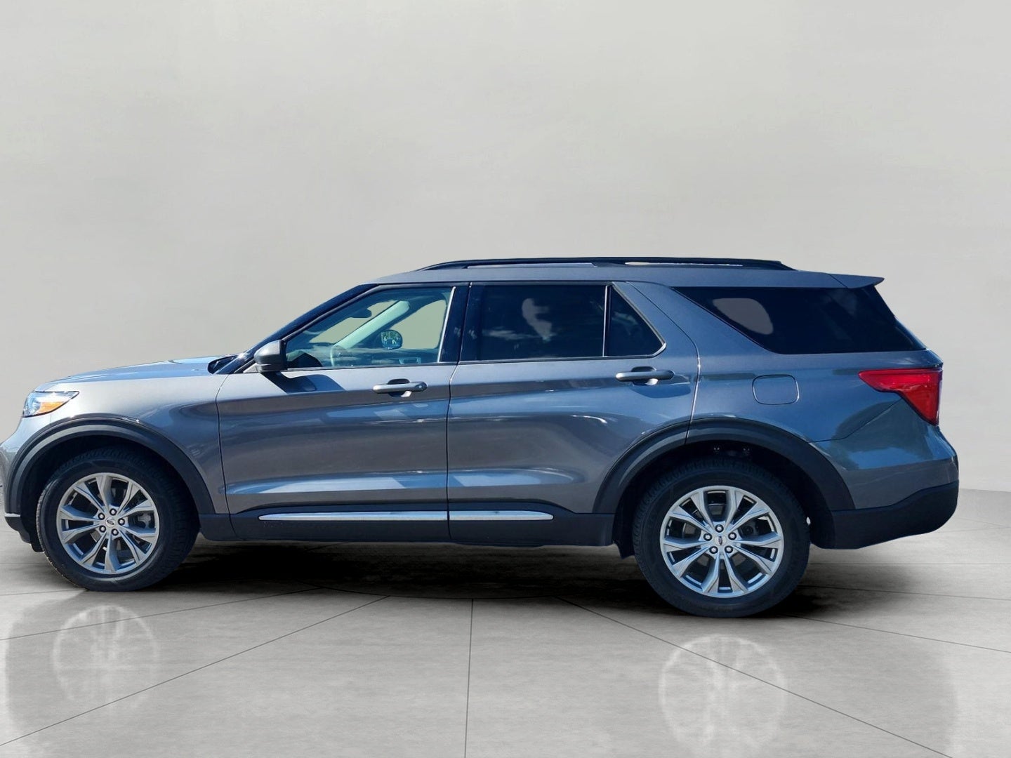 2023 Ford Explorer XLT 4WD