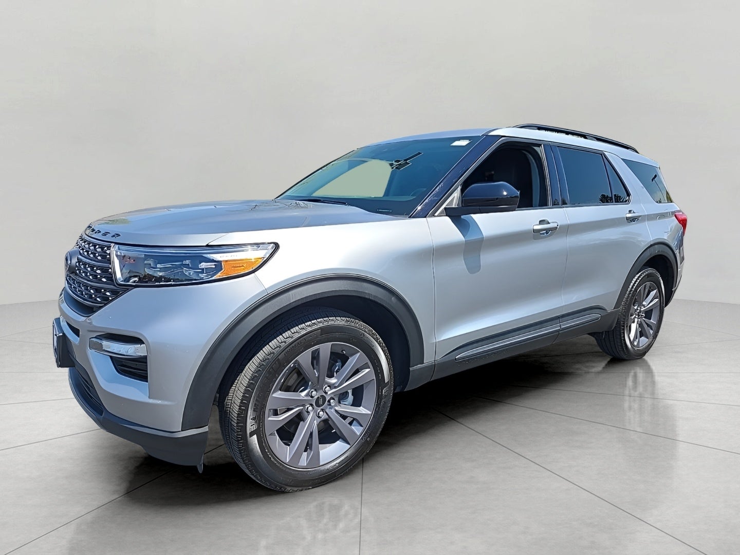 2023 Ford Explorer XLT 4WD's photo