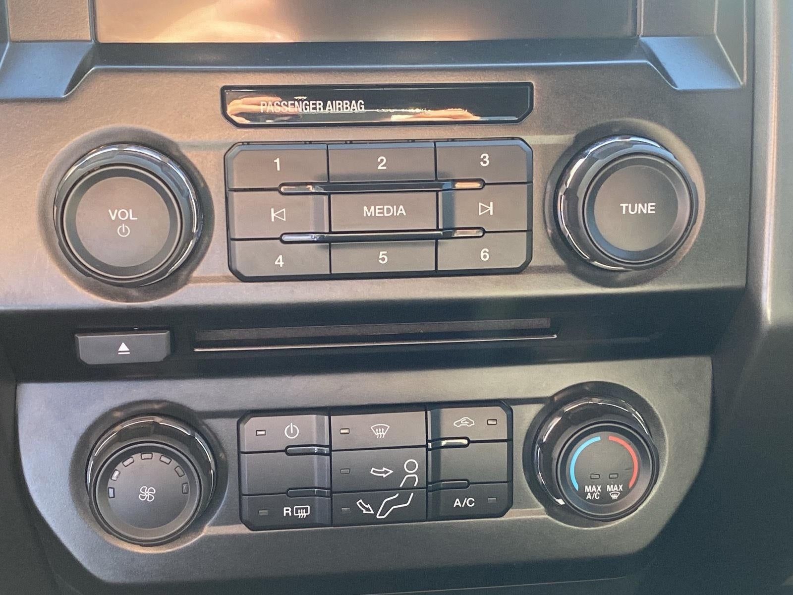 2017 Ford SUPER DUTY F-250 SRW XLT
