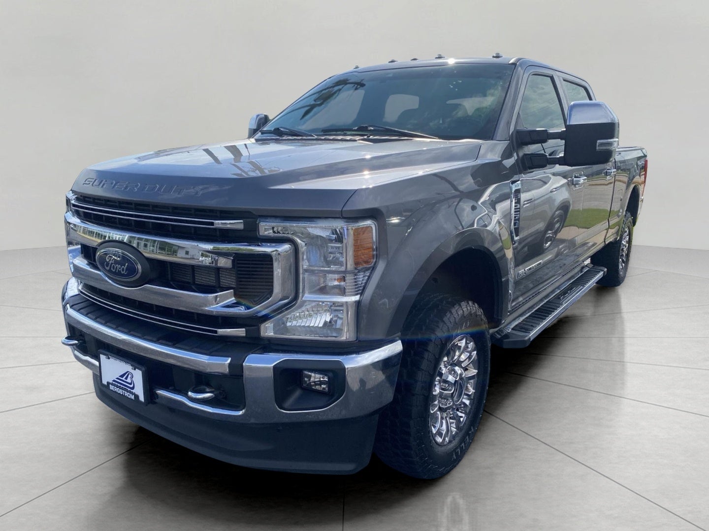 2022 Ford Super Duty F-250 SRW XL 4WD Crew Cab 6.75' Box