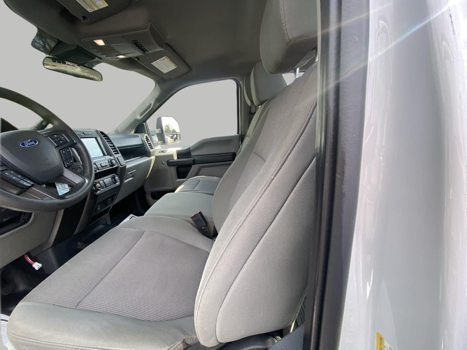 2022 Ford Super Duty F-350 DRW XL 4WD Crew Cab 8' Box