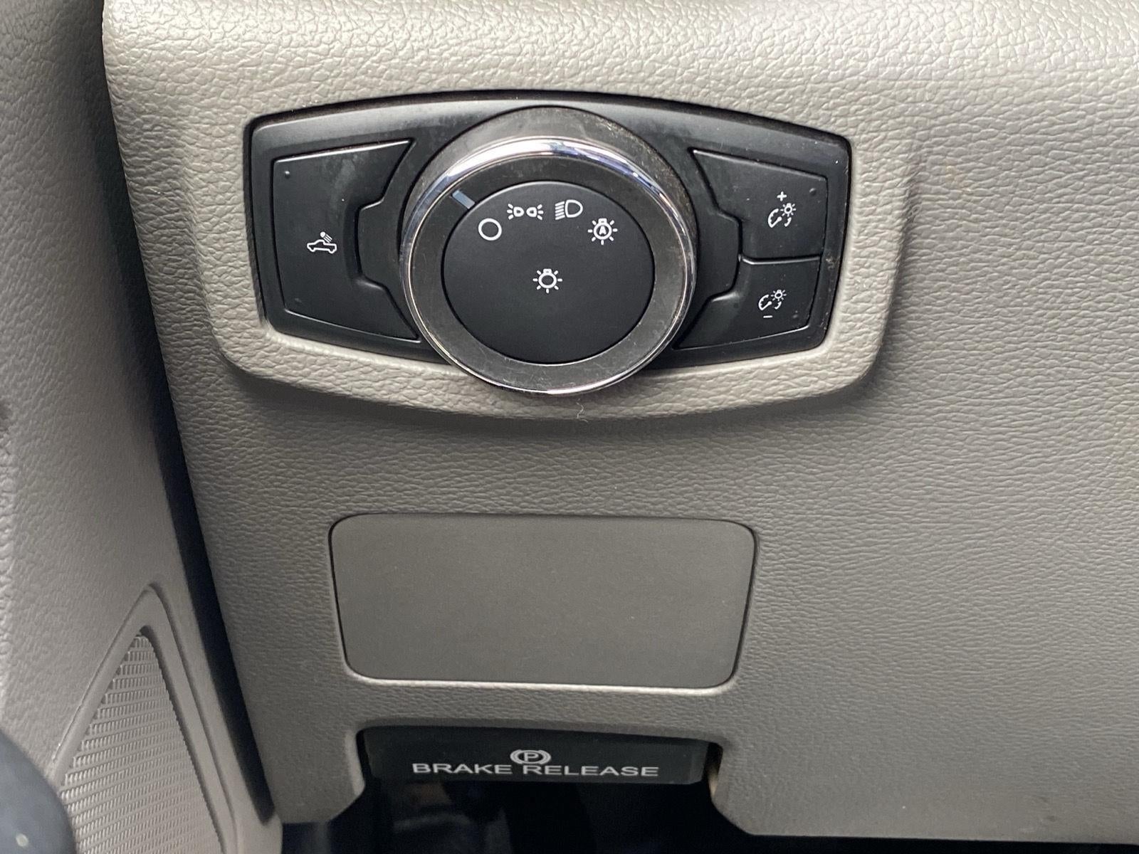 2022 Ford Super Duty F-350 DRW XL 4WD Crew Cab 8' Box