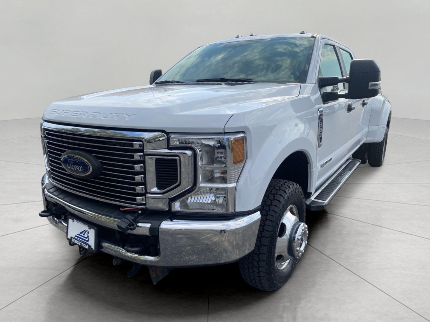 2022 Ford Super Duty F-350 DRW XL 4WD Crew Cab 8' Box