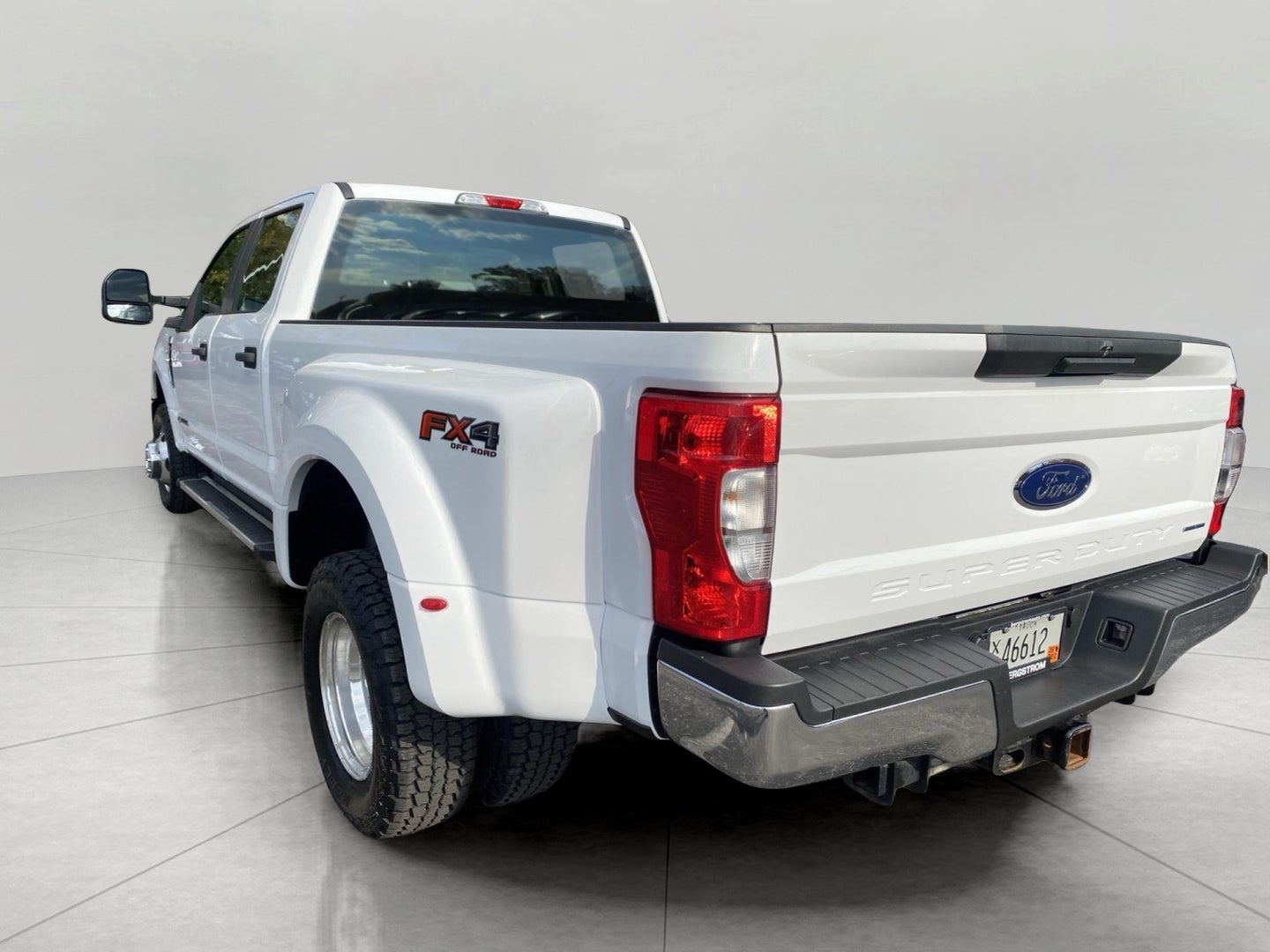 2022 Ford Super Duty F-350 DRW XL 4WD Crew Cab 8' Box