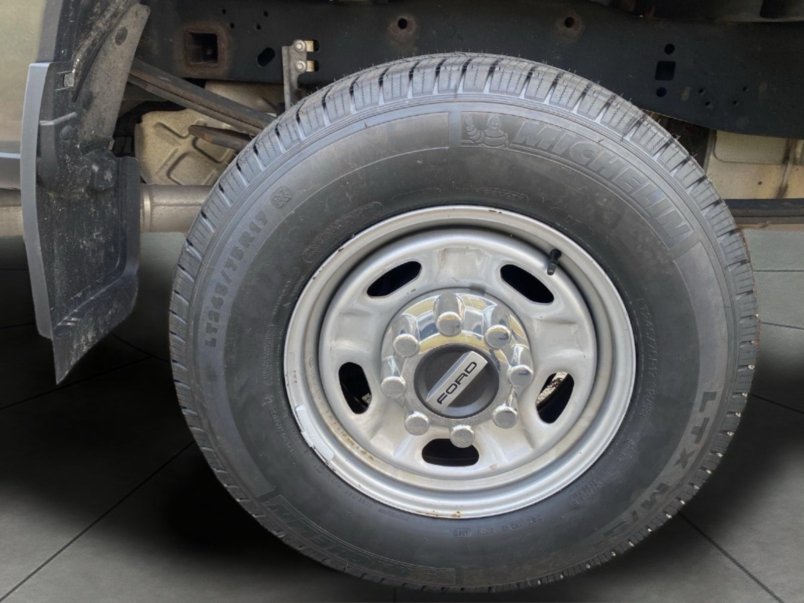 2018 Ford Super Duty F-250 SRW XL 4WD Reg Cab 8' Box