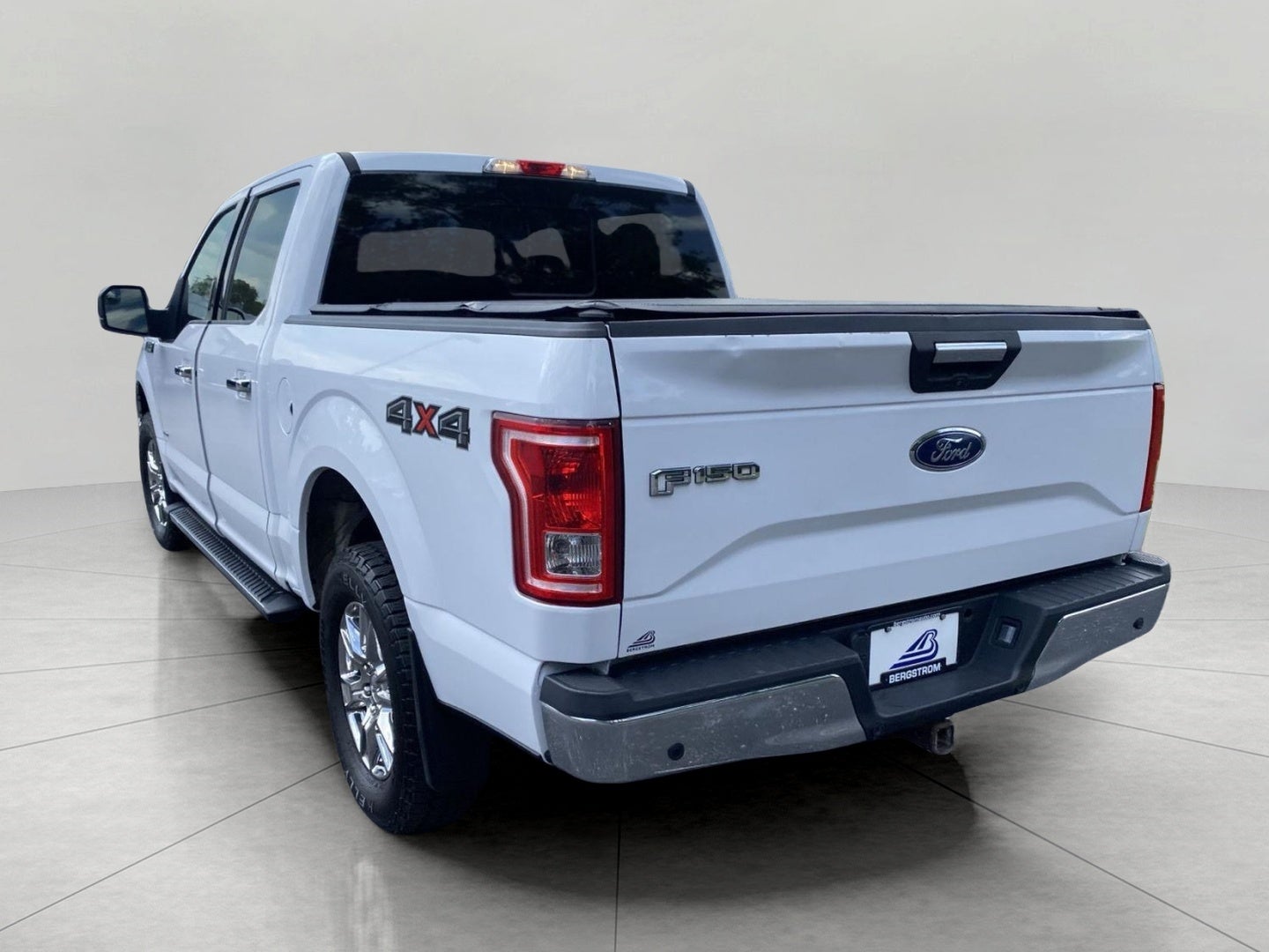 2015 Ford F-150 4WD SuperCrew 145 XLT