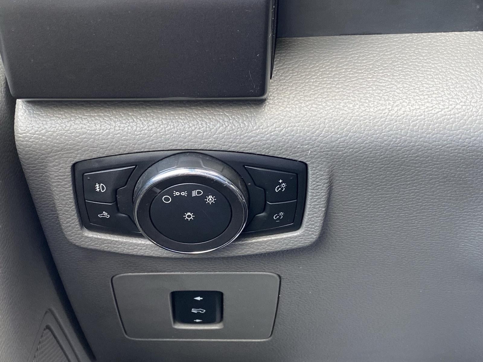 2015 Ford F-150 4WD SuperCrew 145 XLT