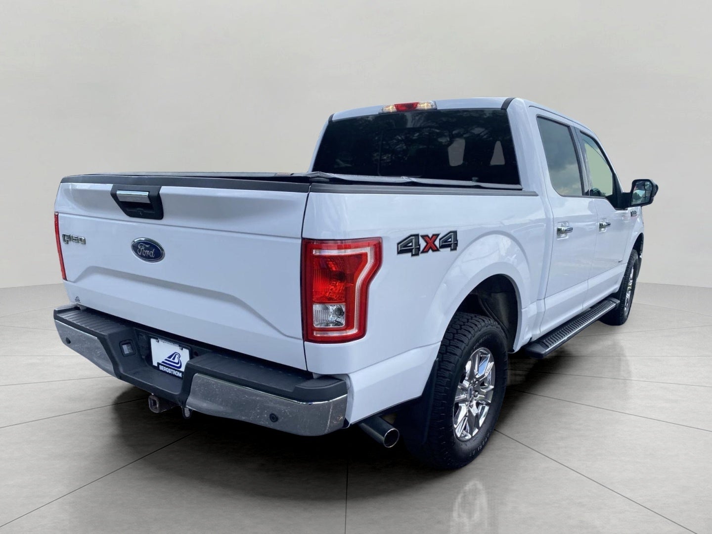 2015 Ford F-150 4WD SuperCrew 145 XLT