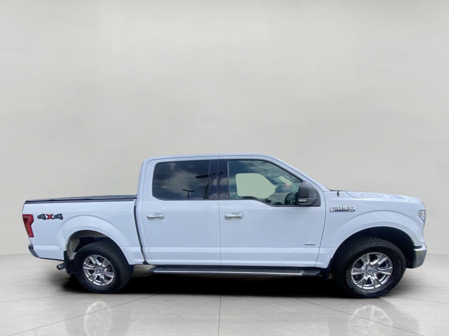 2015 Ford F-150 4WD SuperCrew 145 XLT