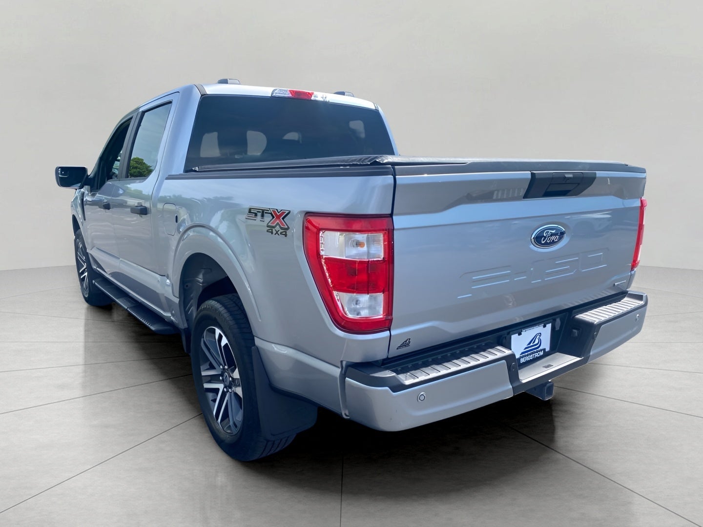 2023 Ford F-150 XL 4WD SuperCrew 5.5' Box