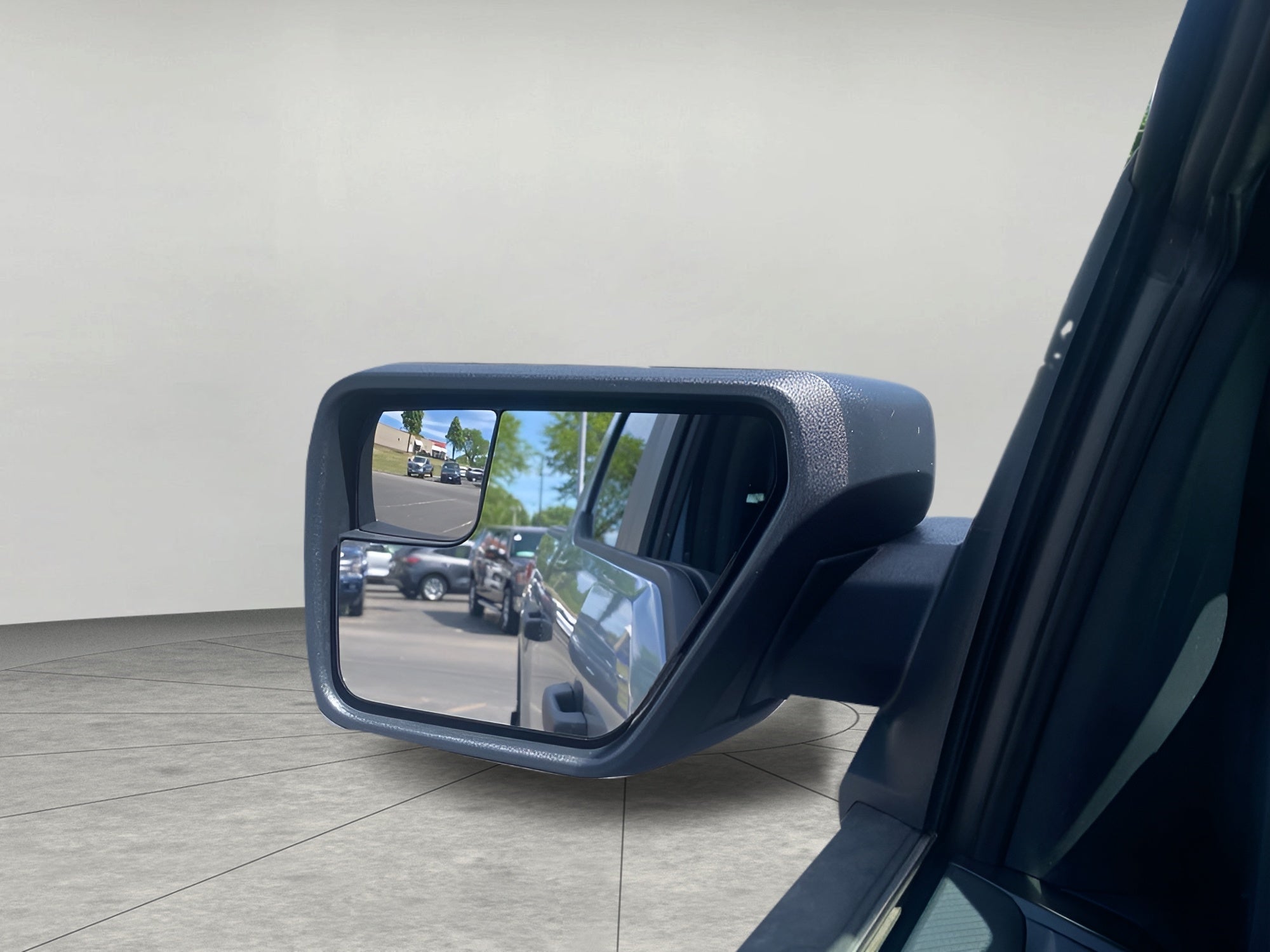 2023 Ford F-150 XL 4WD SuperCrew 5.5' Box