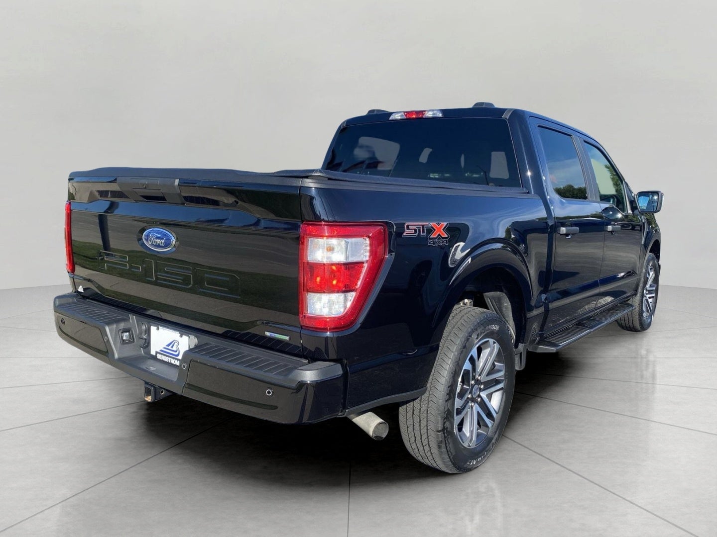 2023 Ford F-150 XL 4WD SuperCrew 5.5' Box