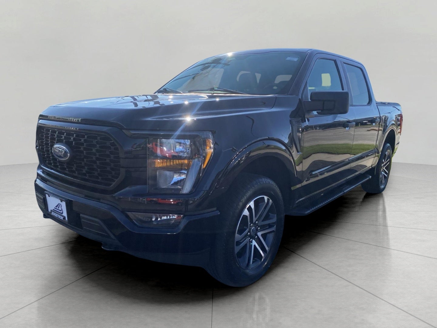 2023 Ford F-150 XL 4WD SuperCrew 5.5' Box