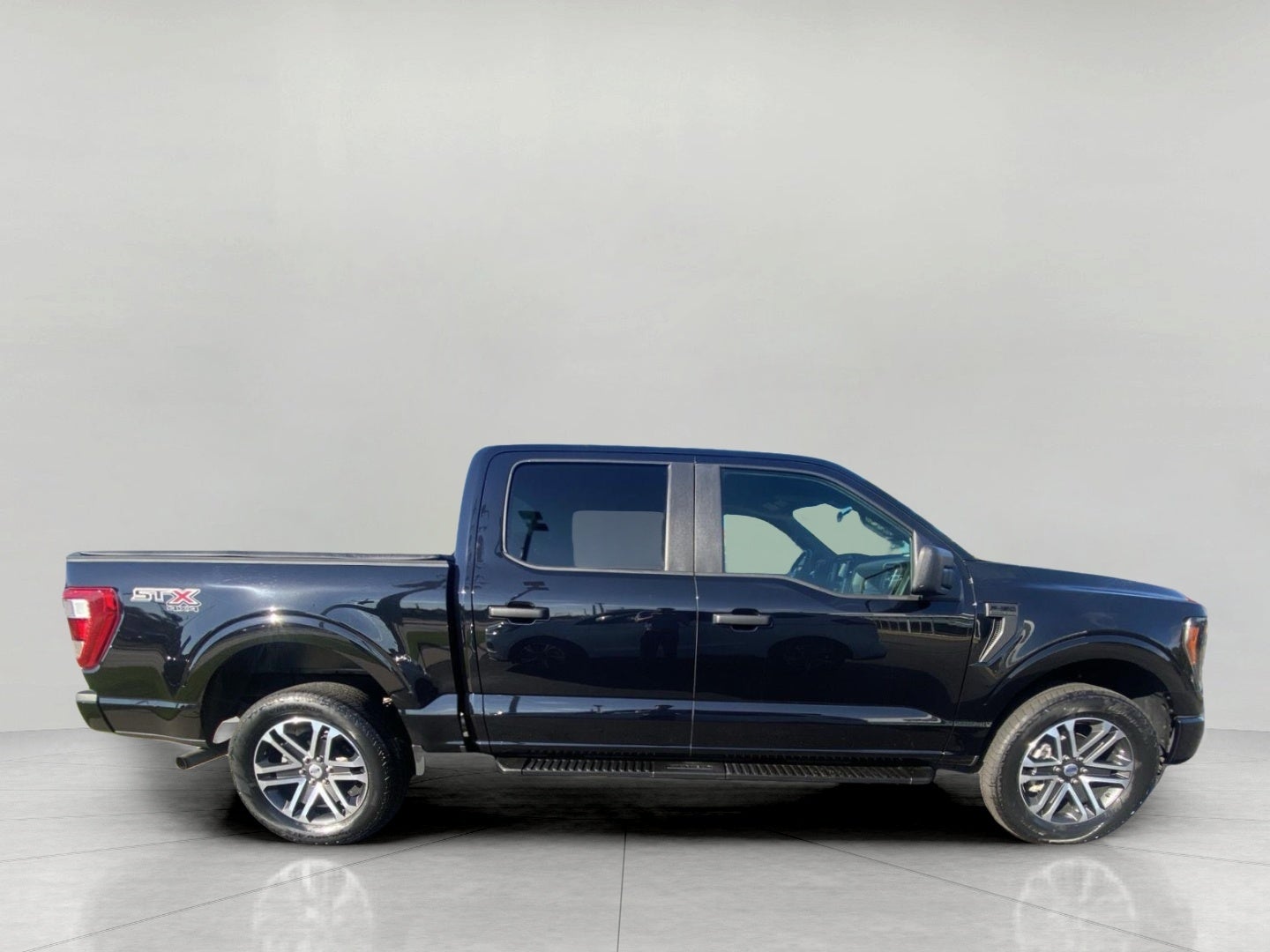 2023 Ford F-150 XL 4WD SuperCrew 5.5' Box