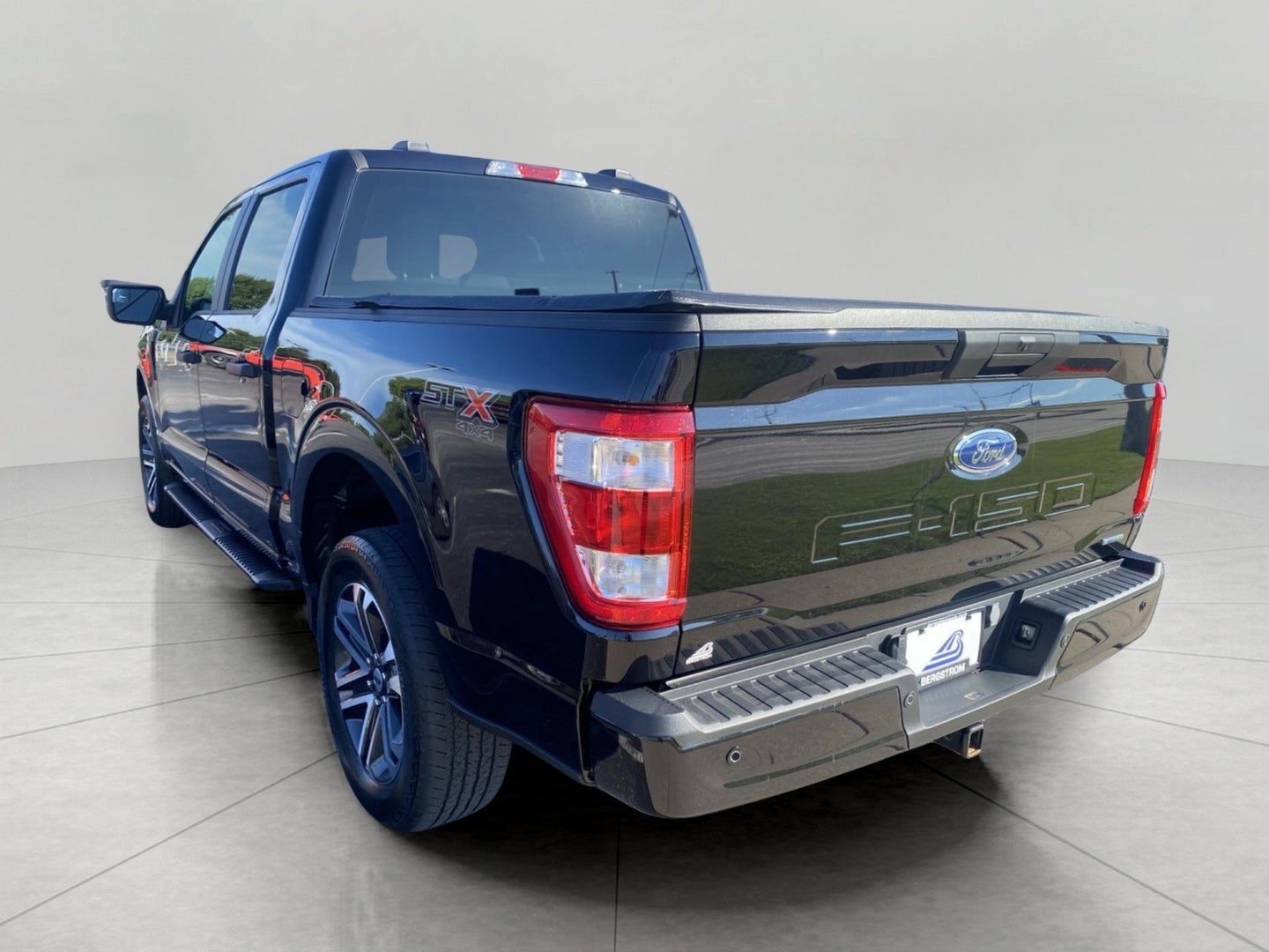 2023 Ford F-150 XL 4WD SuperCrew 5.5' Box
