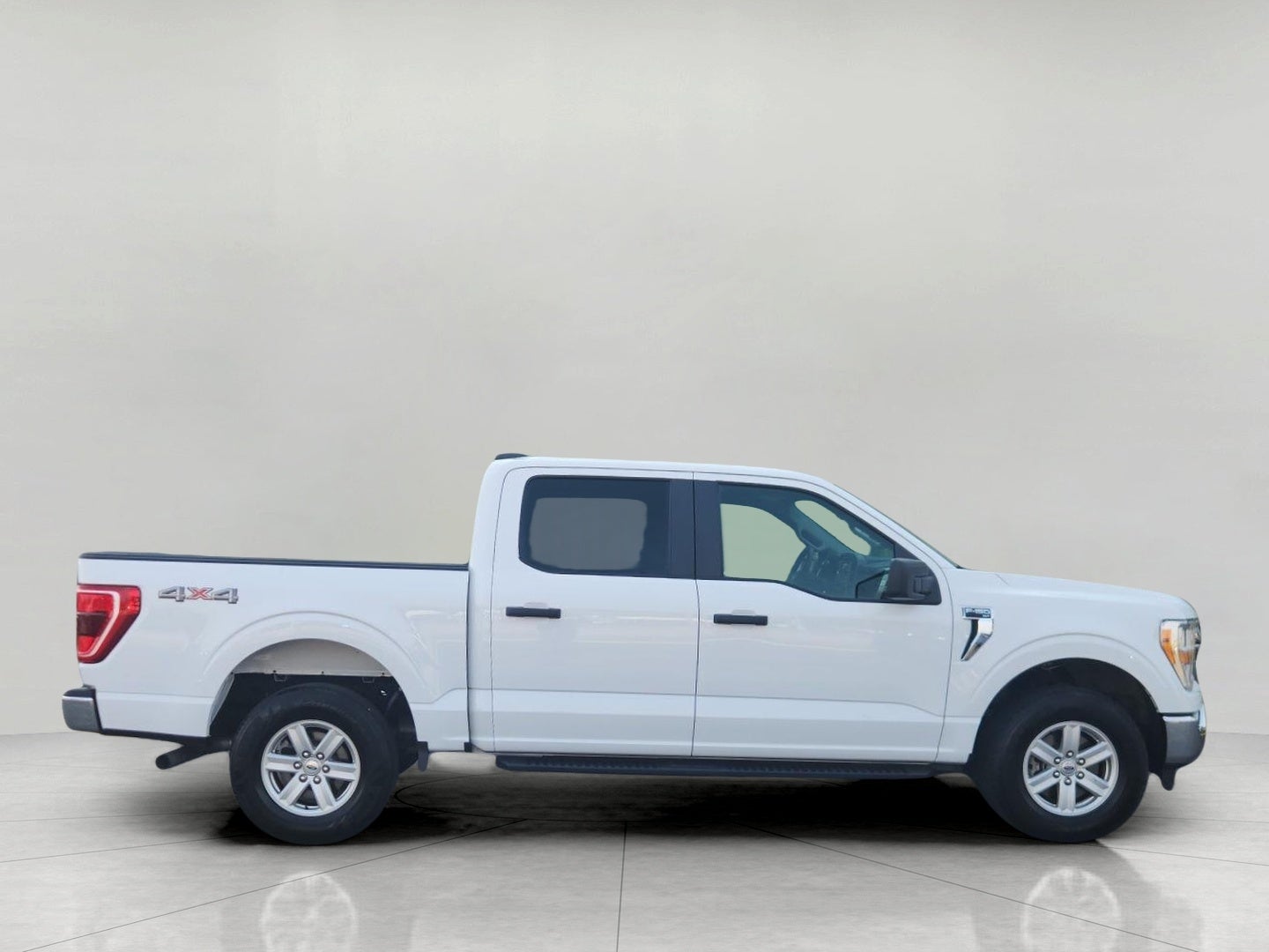 2022 Ford F-150 XLT 4WD SuperCrew 5.5' Box