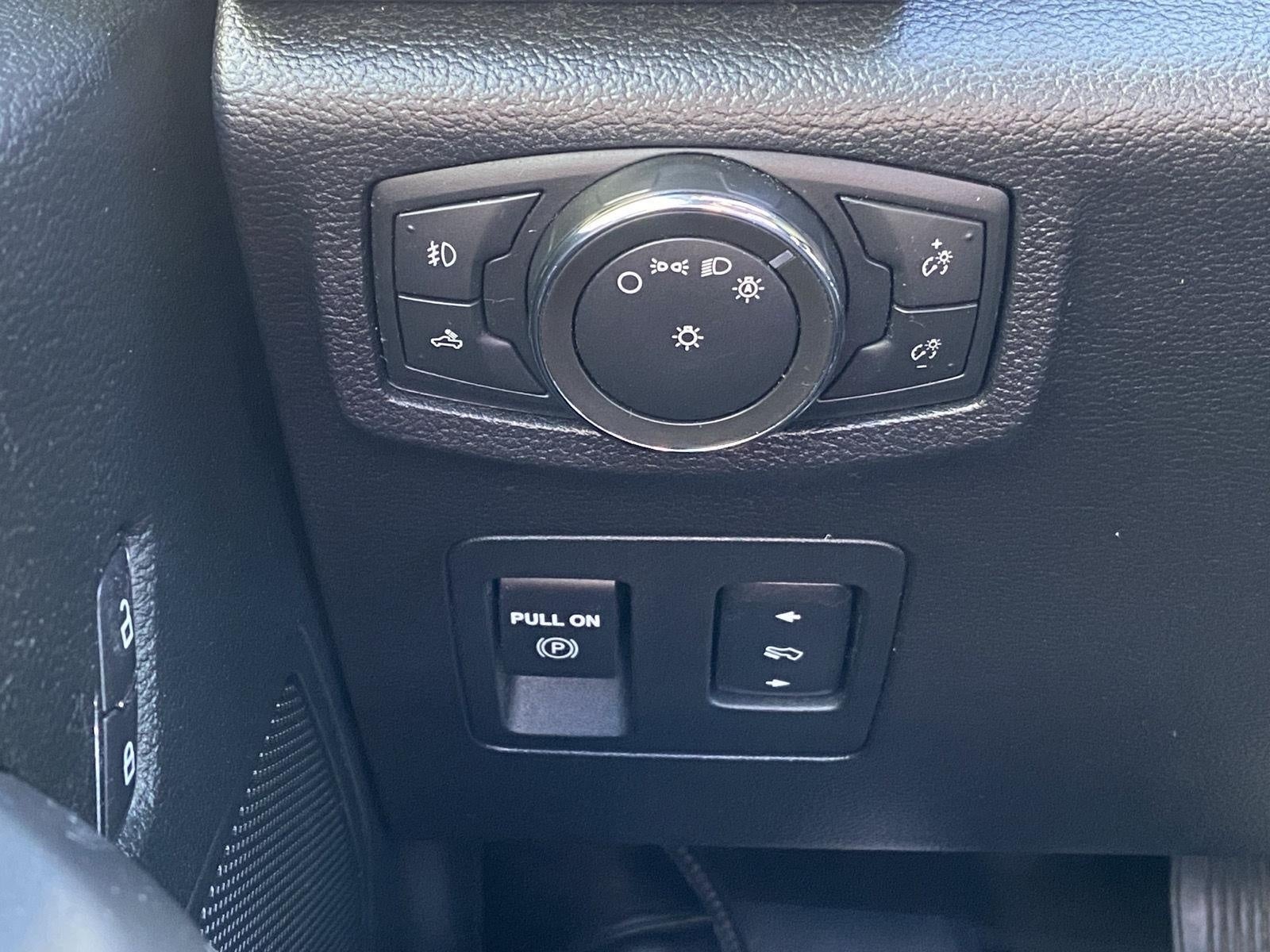 2016 Ford F-150 4WD SuperCrew 145 XLT