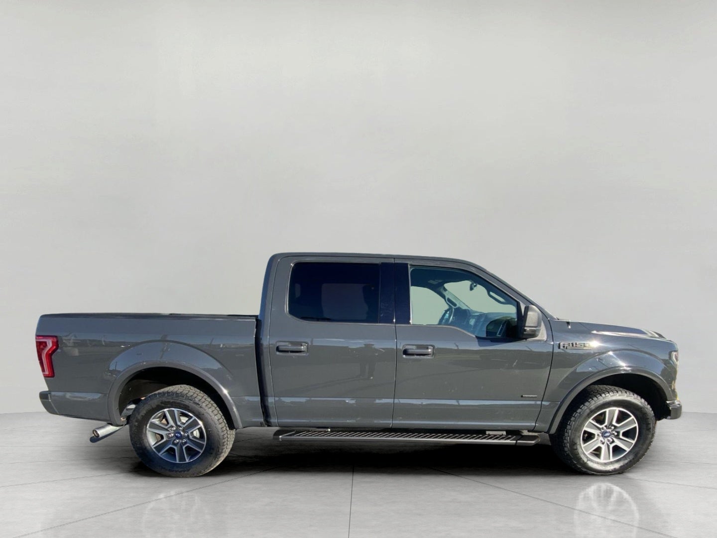 2016 Ford F-150 4WD SuperCrew 145 XLT